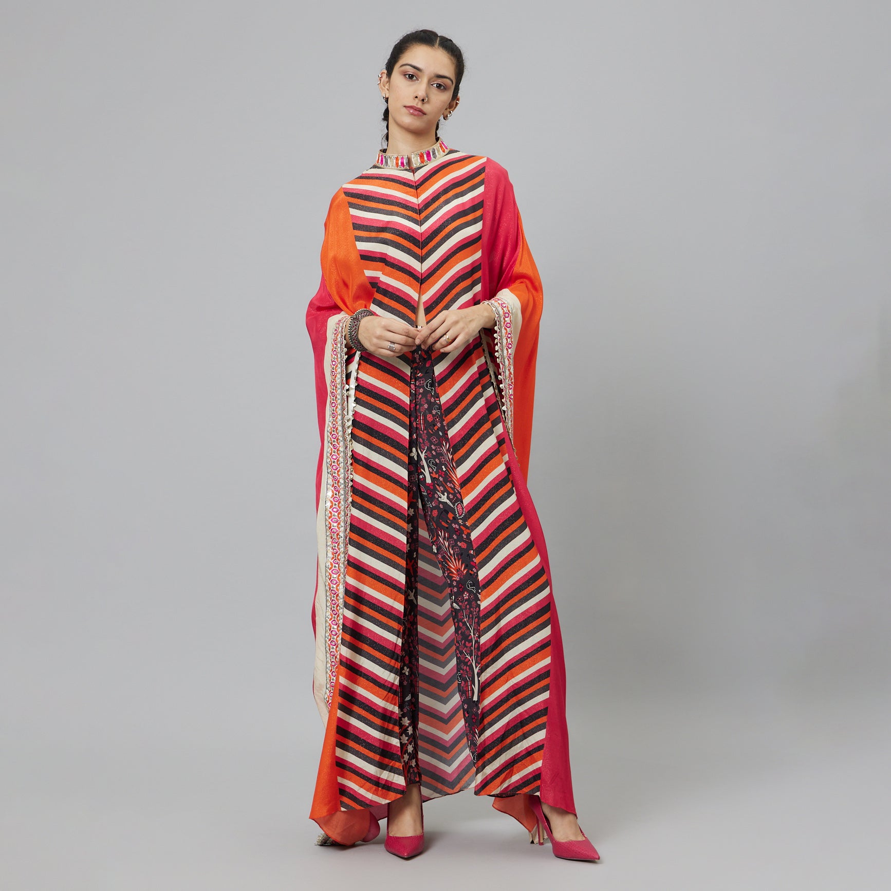 COLOR BLOCK GRAPHIC PRINT FRONT OPEN KAFTAN TEAMED WITH PRINTED PANTS