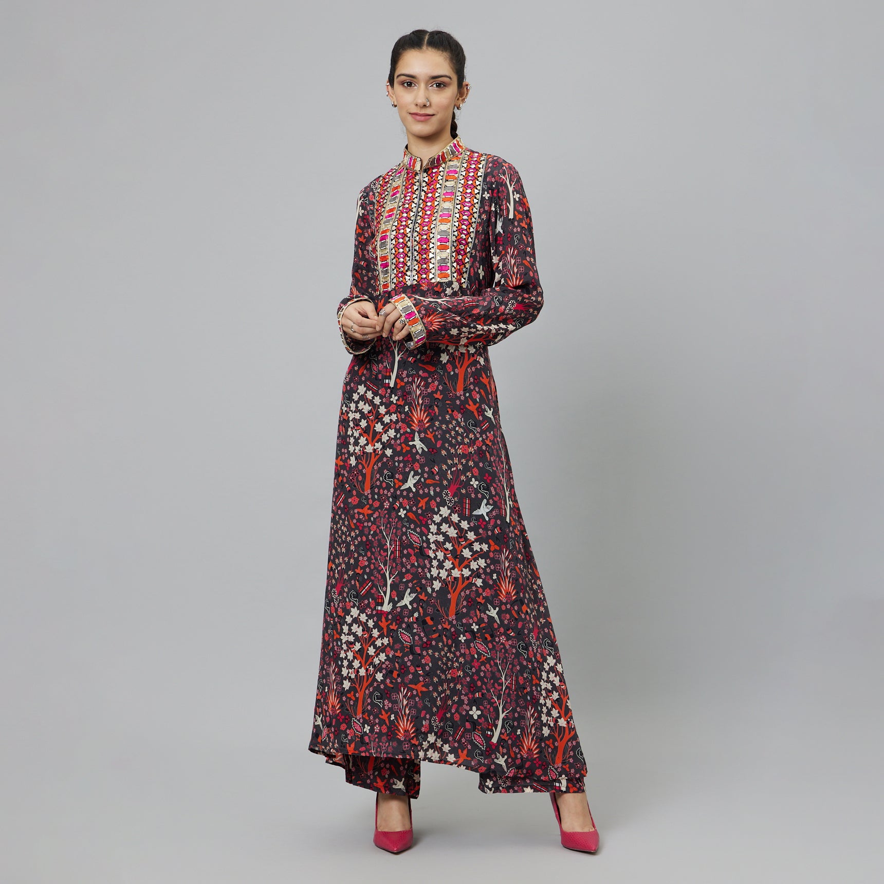 CONCRETE JUNGLE PRINT KURTA WITH EMBROIDERED YOKE AND PANTS