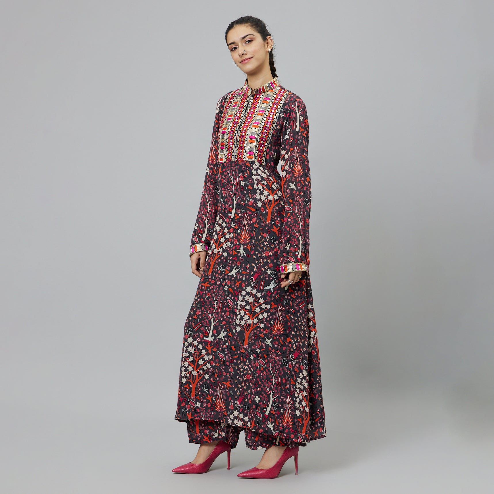 CONCRETE JUNGLE PRINT KURTA WITH EMBROIDERED YOKE AND PANTS