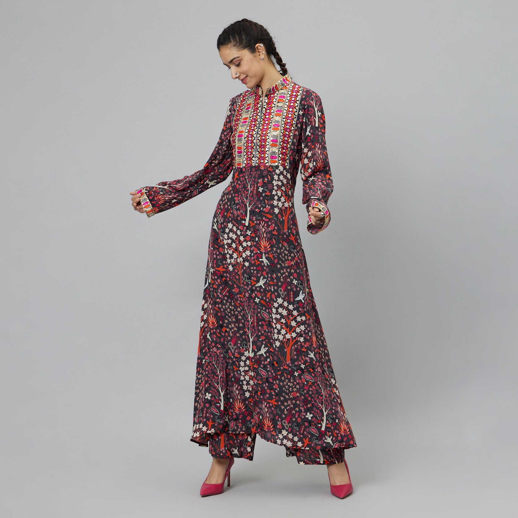 CONCRETE JUNGLE PRINT KURTA WITH EMBROIDERED YOKE AND PANTS