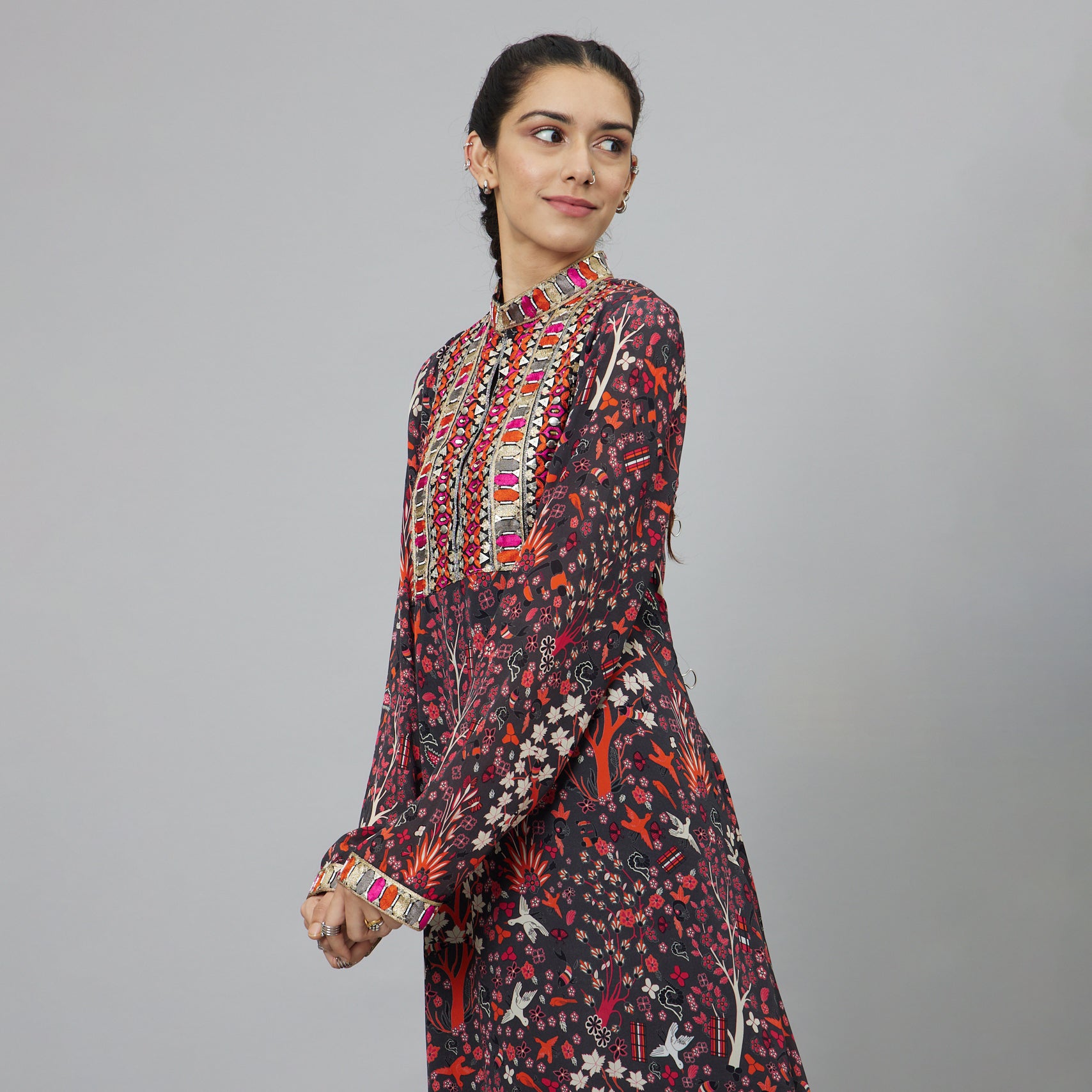 CONCRETE JUNGLE PRINT KURTA WITH EMBROIDERED YOKE AND PANTS