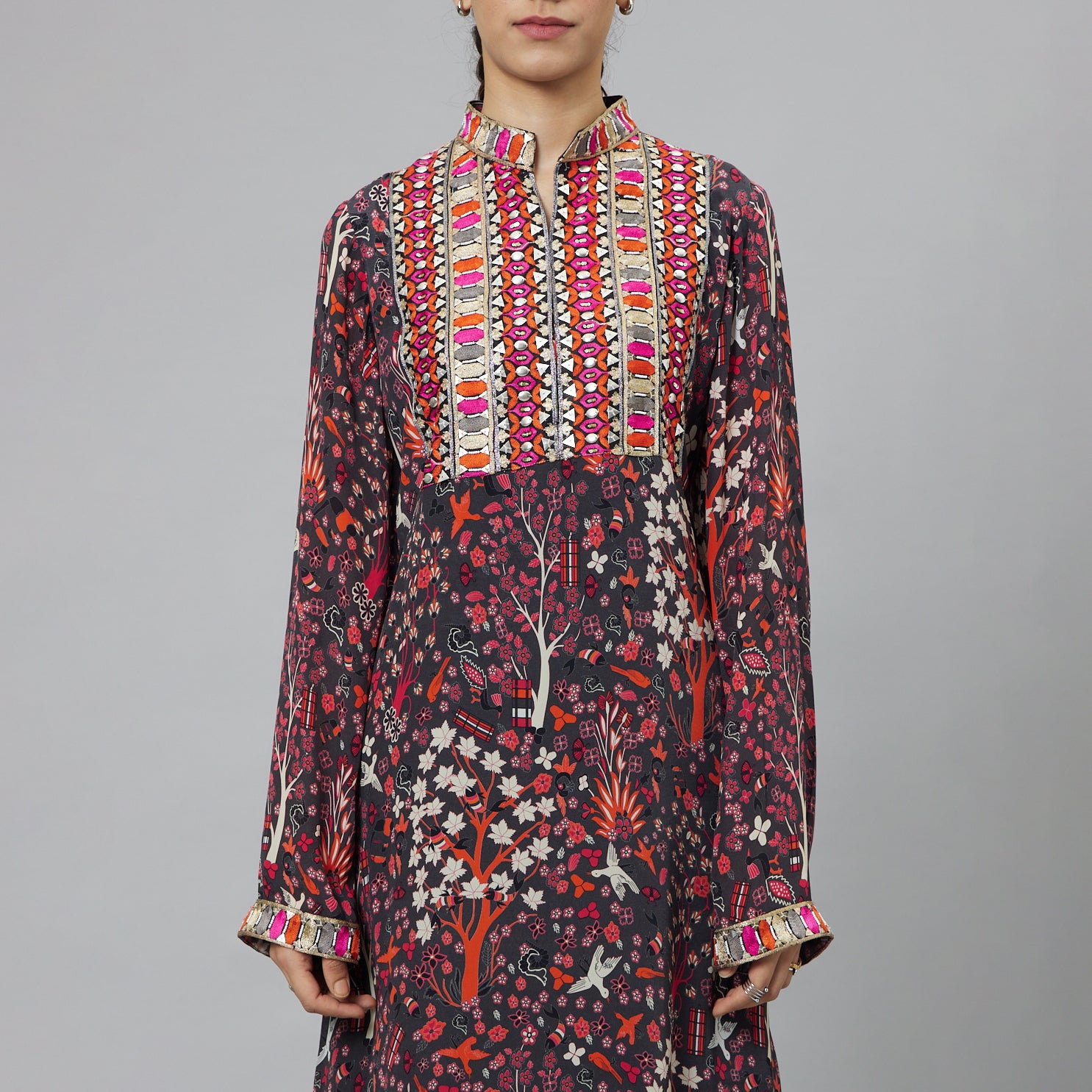 CONCRETE JUNGLE PRINT KURTA WITH EMBROIDERED YOKE AND PANTS