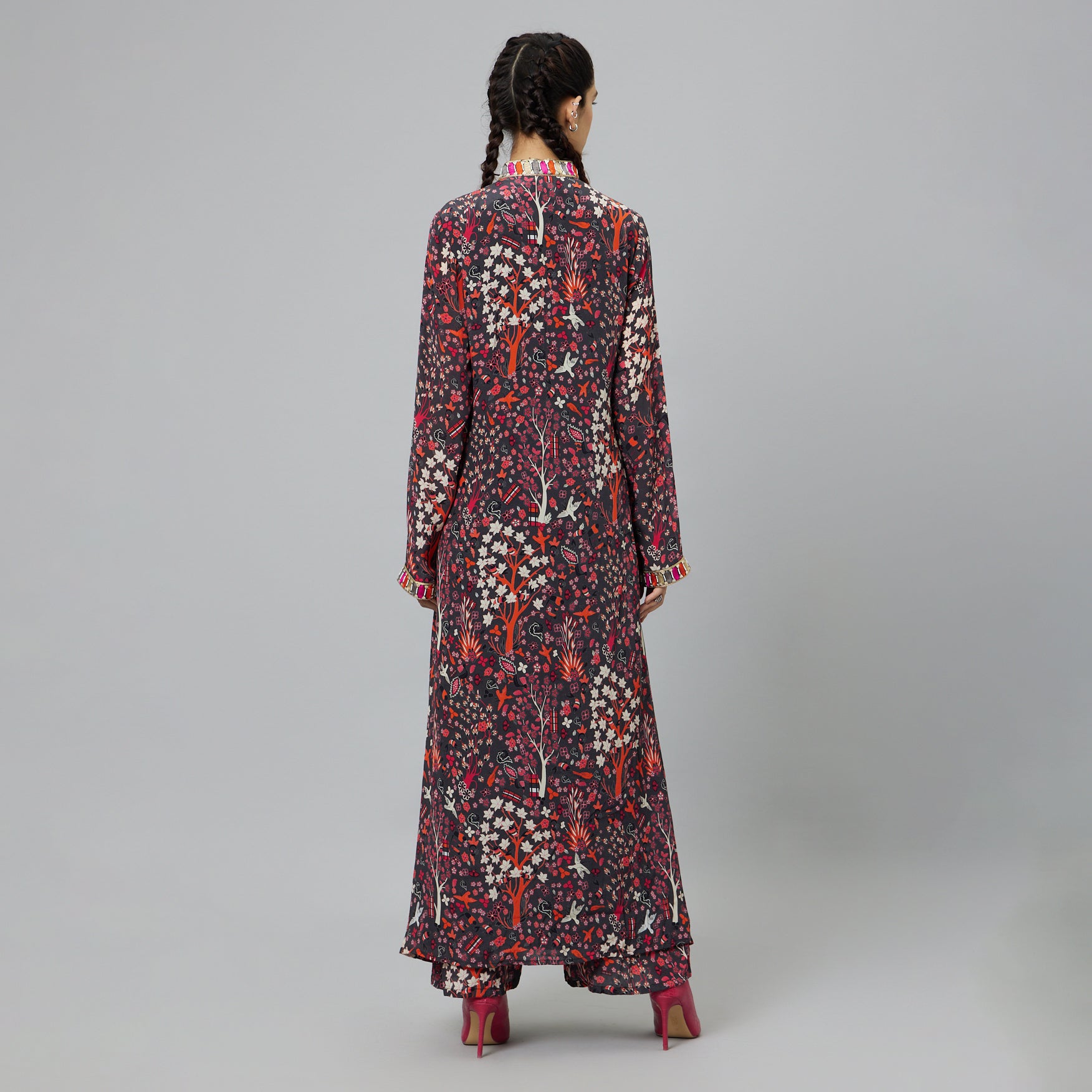 CONCRETE JUNGLE PRINT KURTA WITH EMBROIDERED YOKE AND PANTS