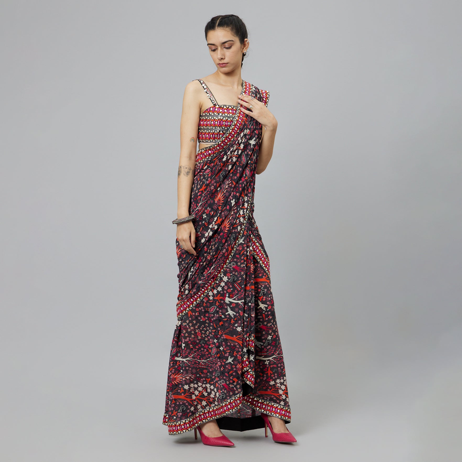 CONCRETE JUNGLE PRINT CASCASE SAREE TEAMED WITH EMBELLISHED BSUTIER