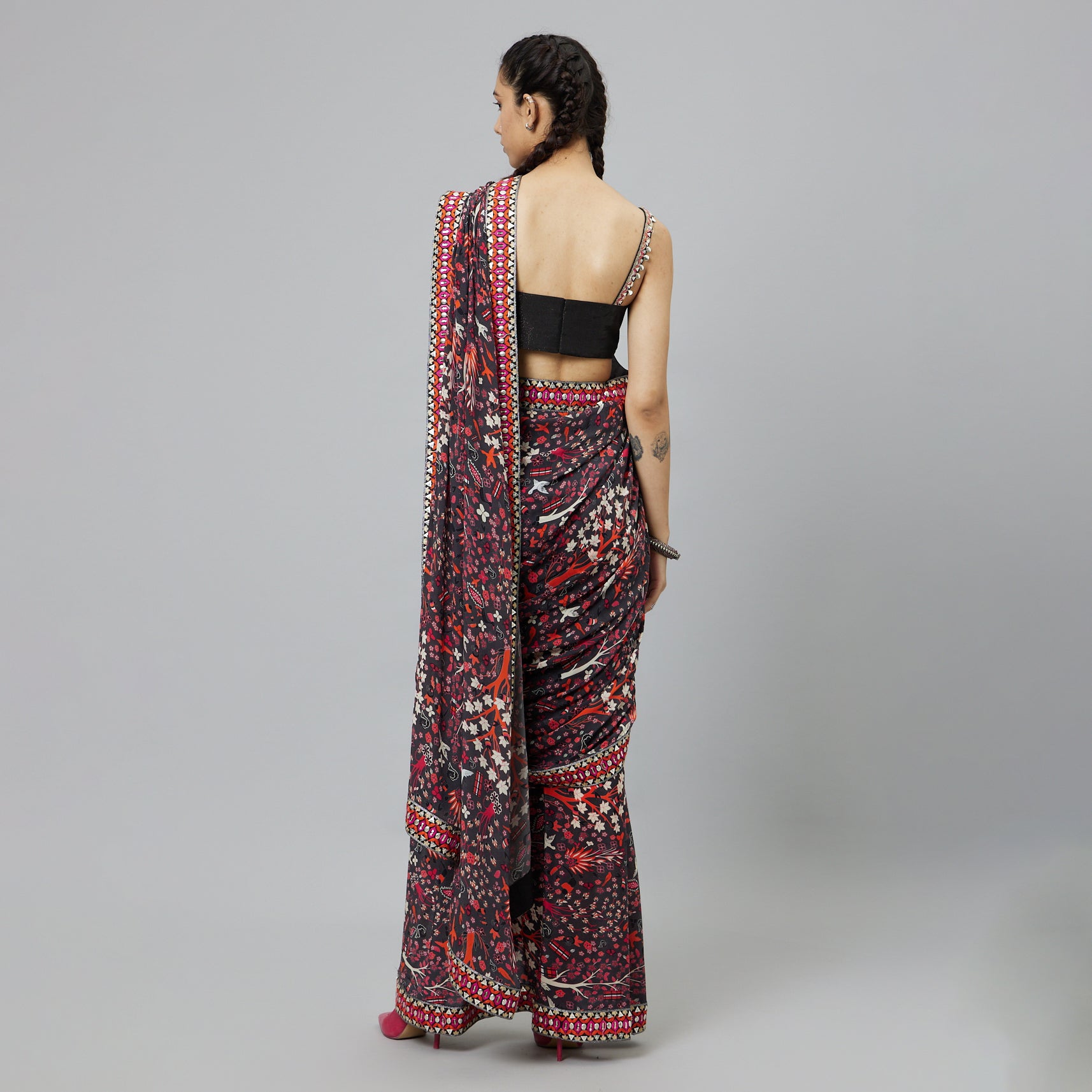 CONCRETE JUNGLE PRINT CASCASE SAREE TEAMED WITH EMBELLISHED BSUTIER