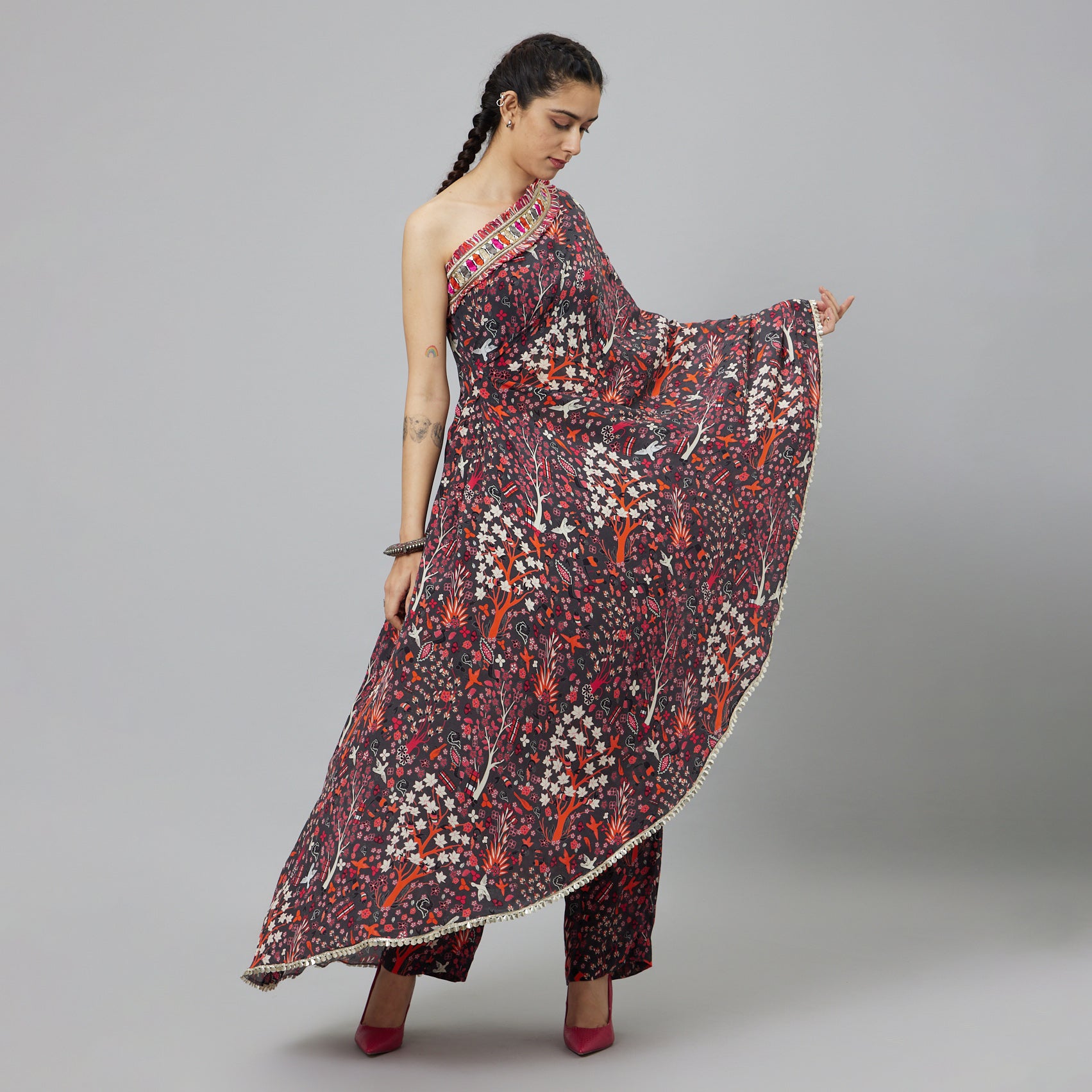 CONCRETE JUNGLE PRINT ONE SHOULDER SAREE WITH PANTS