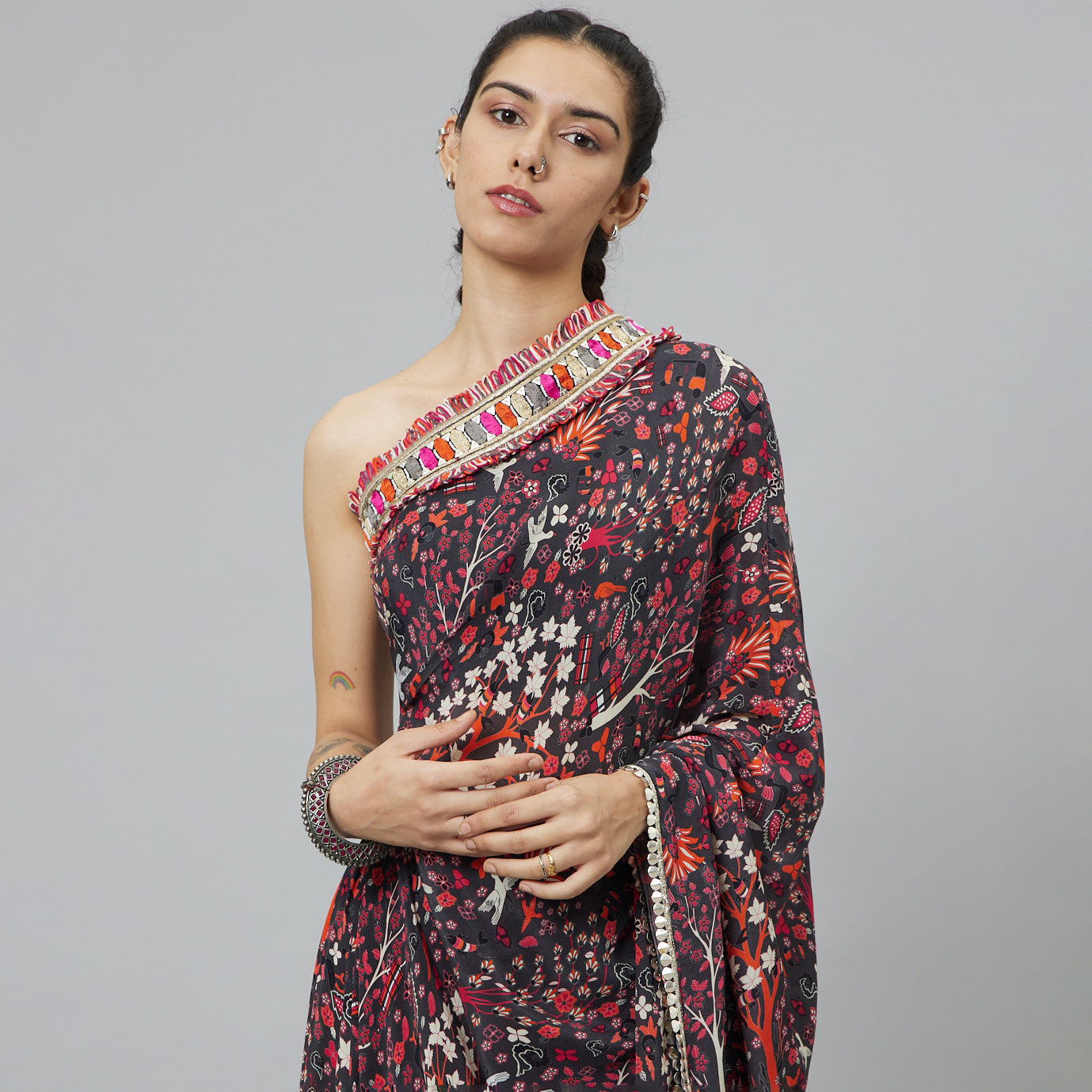 CONCRETE JUNGLE PRINT ONE SHOULDER SAREE WITH PANTS