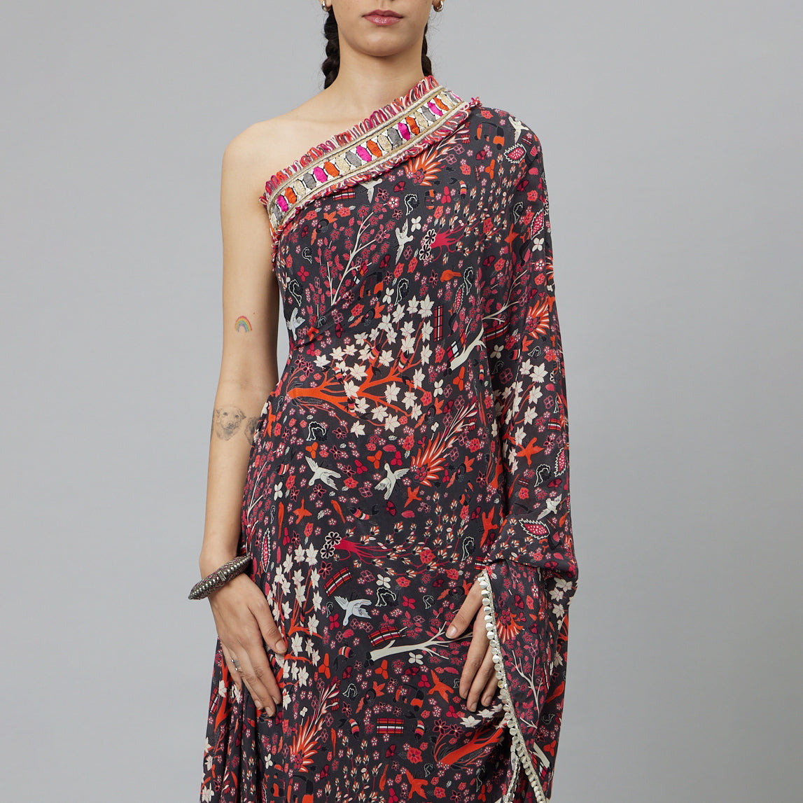 CONCRETE JUNGLE PRINT ONE SHOULDER SAREE WITH PANTS