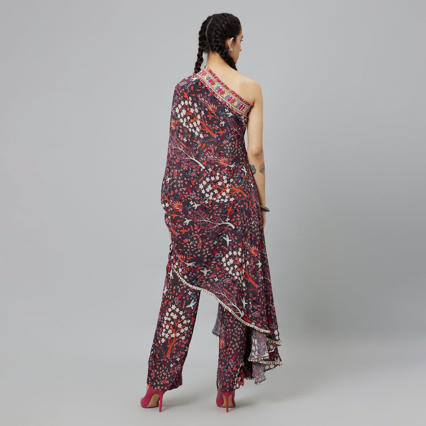 CONCRETE JUNGLE PRINT ONE SHOULDER SAREE WITH PANTS