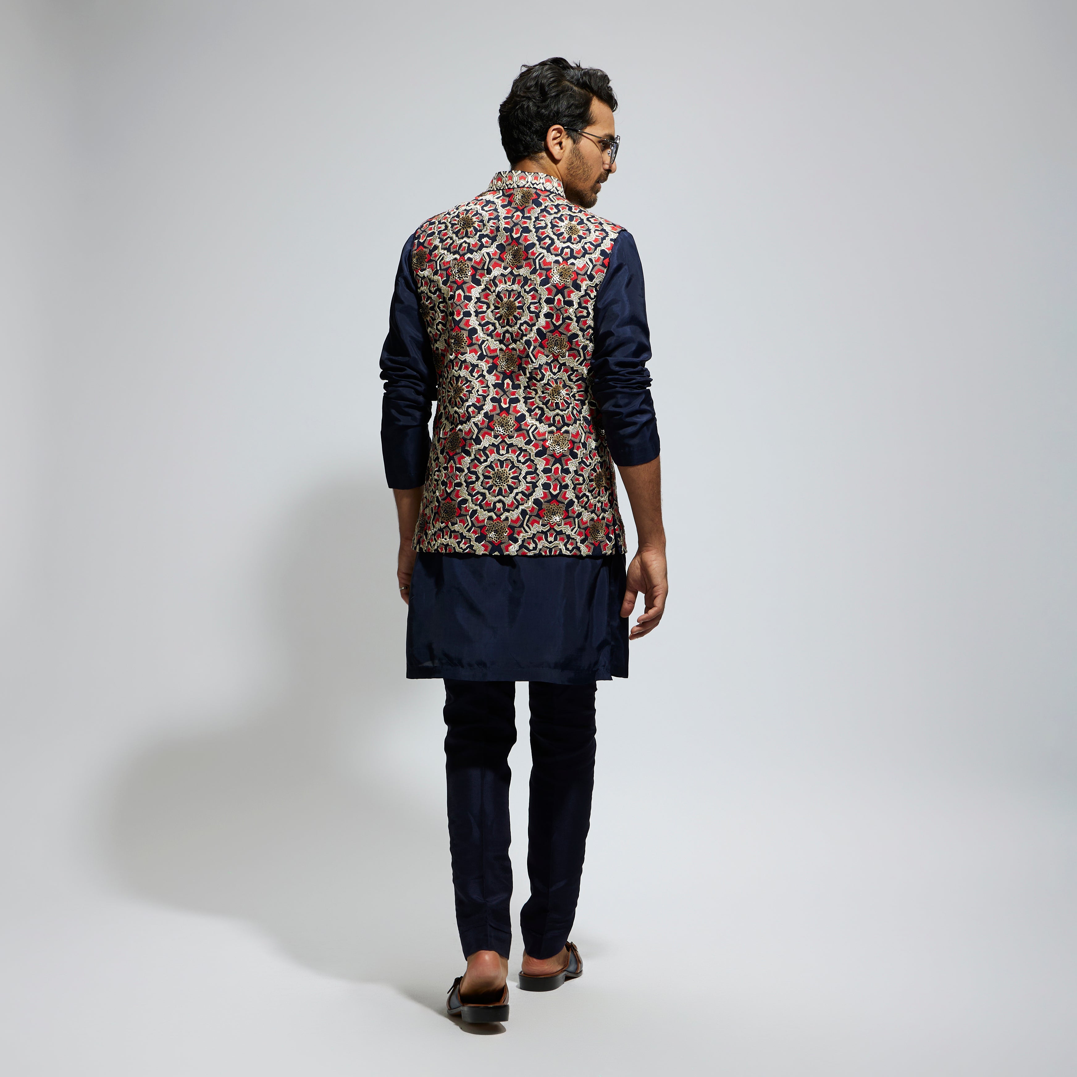 BLUE THREADWORK EMBROIDERED BUNDI WITH BLUE SOLID KURTA AND PANTS