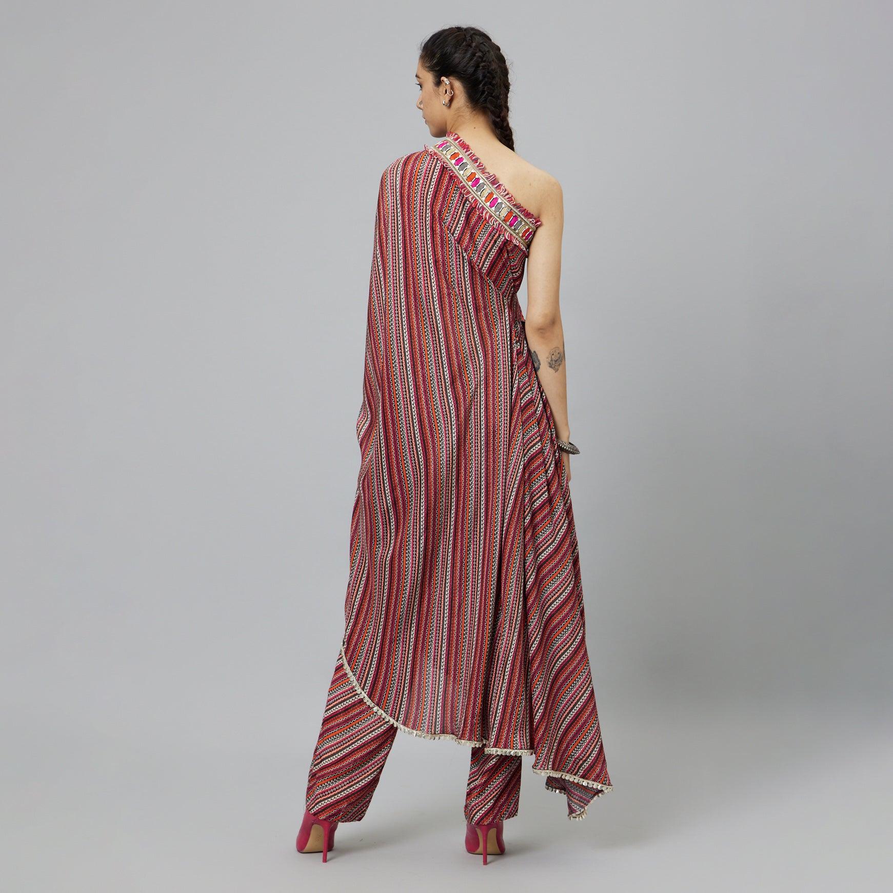 BOHEMIAN STRIPE PRINT ONE SHOULDER SAREE WITH PANTS