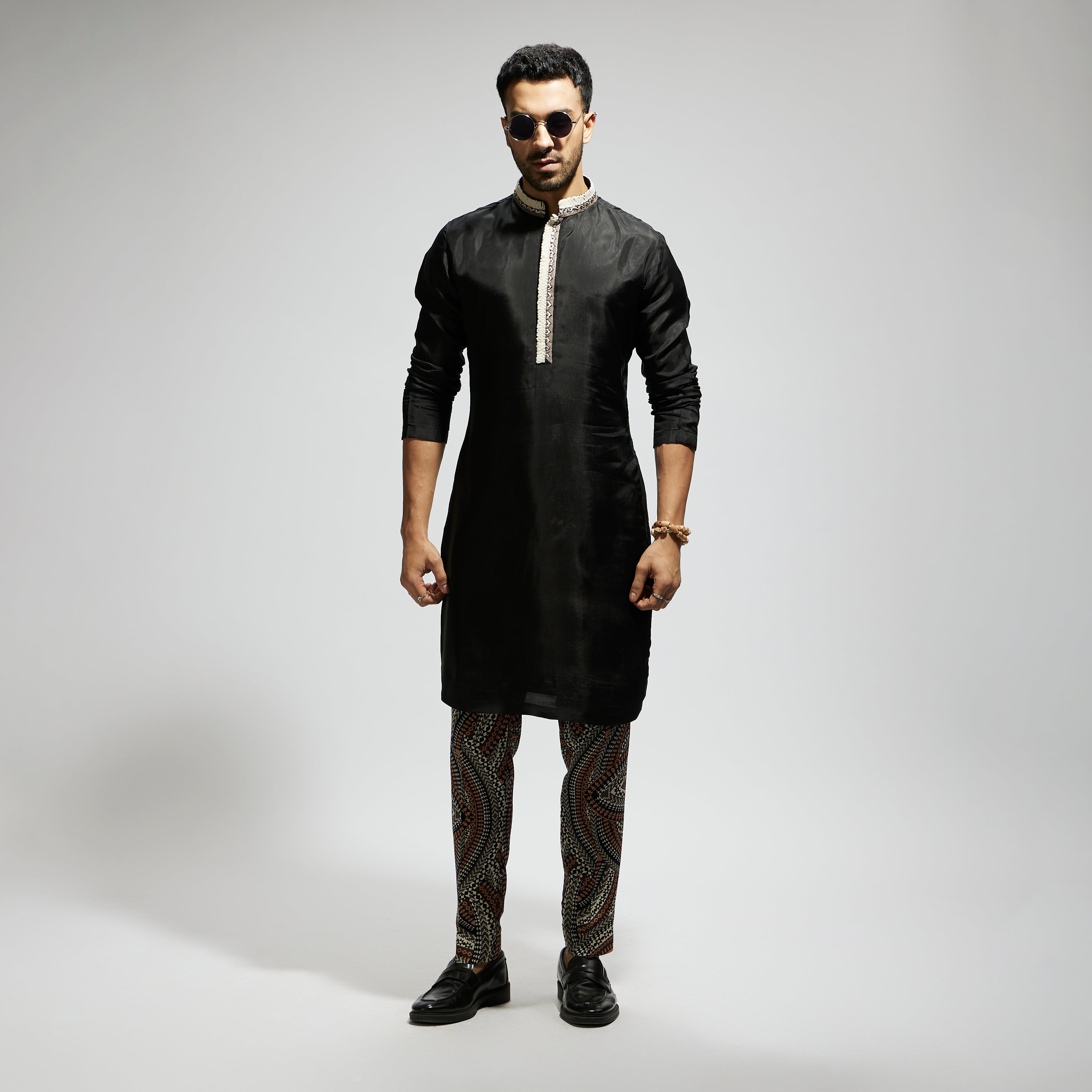 BLACK SOLID KURTA WITH ZENTANGLE PRINTED PANTS