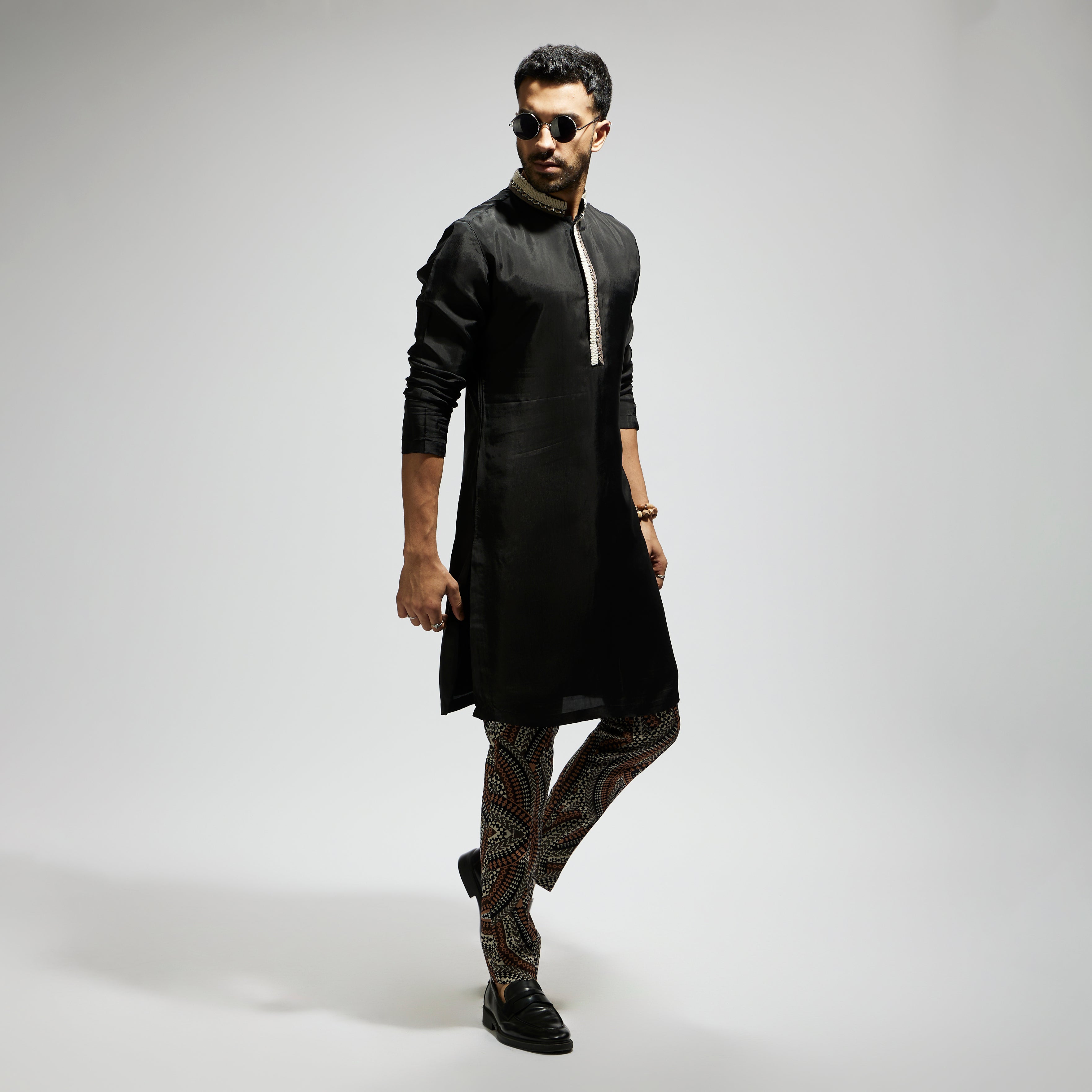 BLACK SOLID KURTA WITH ZENTANGLE PRINTED PANTS