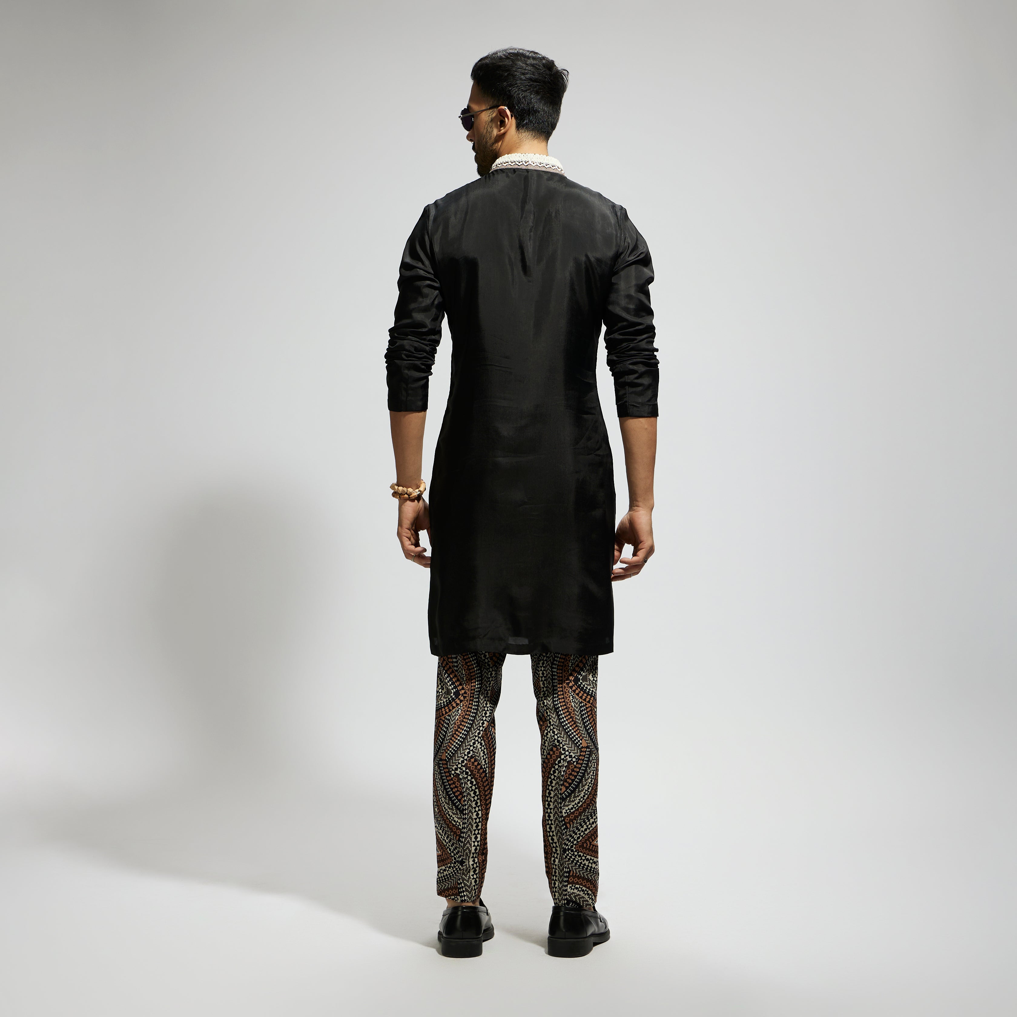 BLACK SOLID KURTA WITH ZENTANGLE PRINTED PANTS