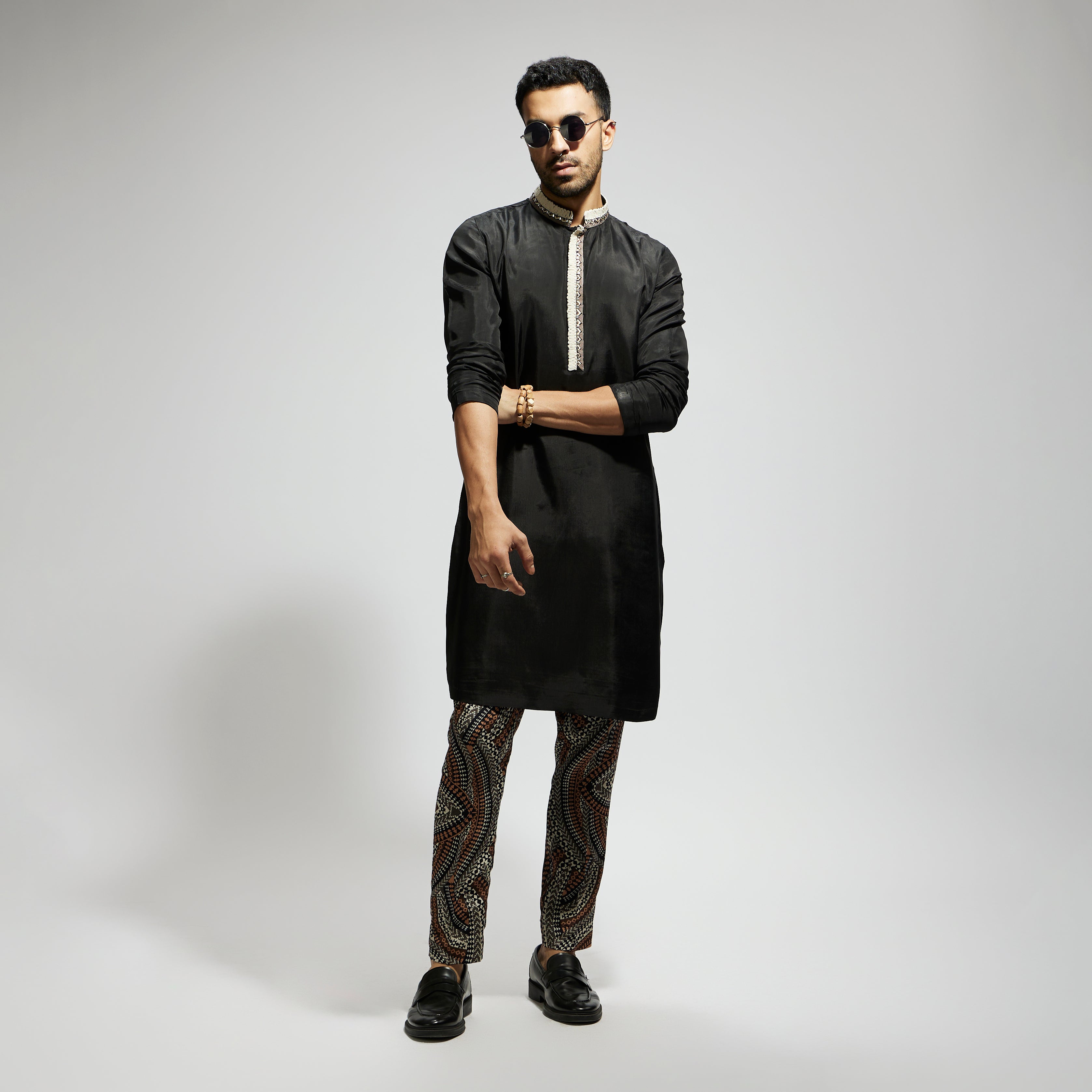 BLACK SOLID KURTA WITH ZENTANGLE PRINTED PANTS