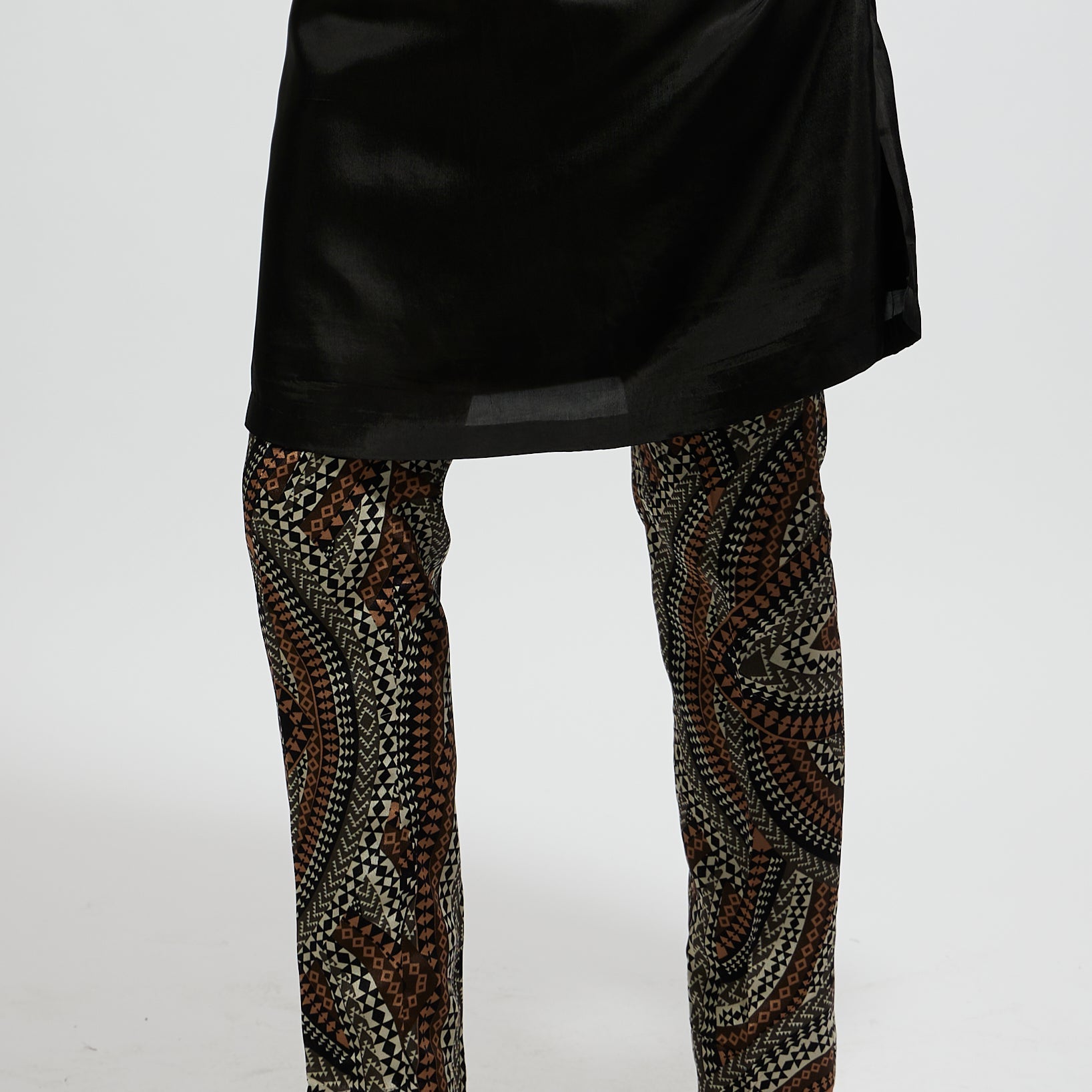 BLACK SOLID KURTA WITH ZENTANGLE PRINTED PANTS