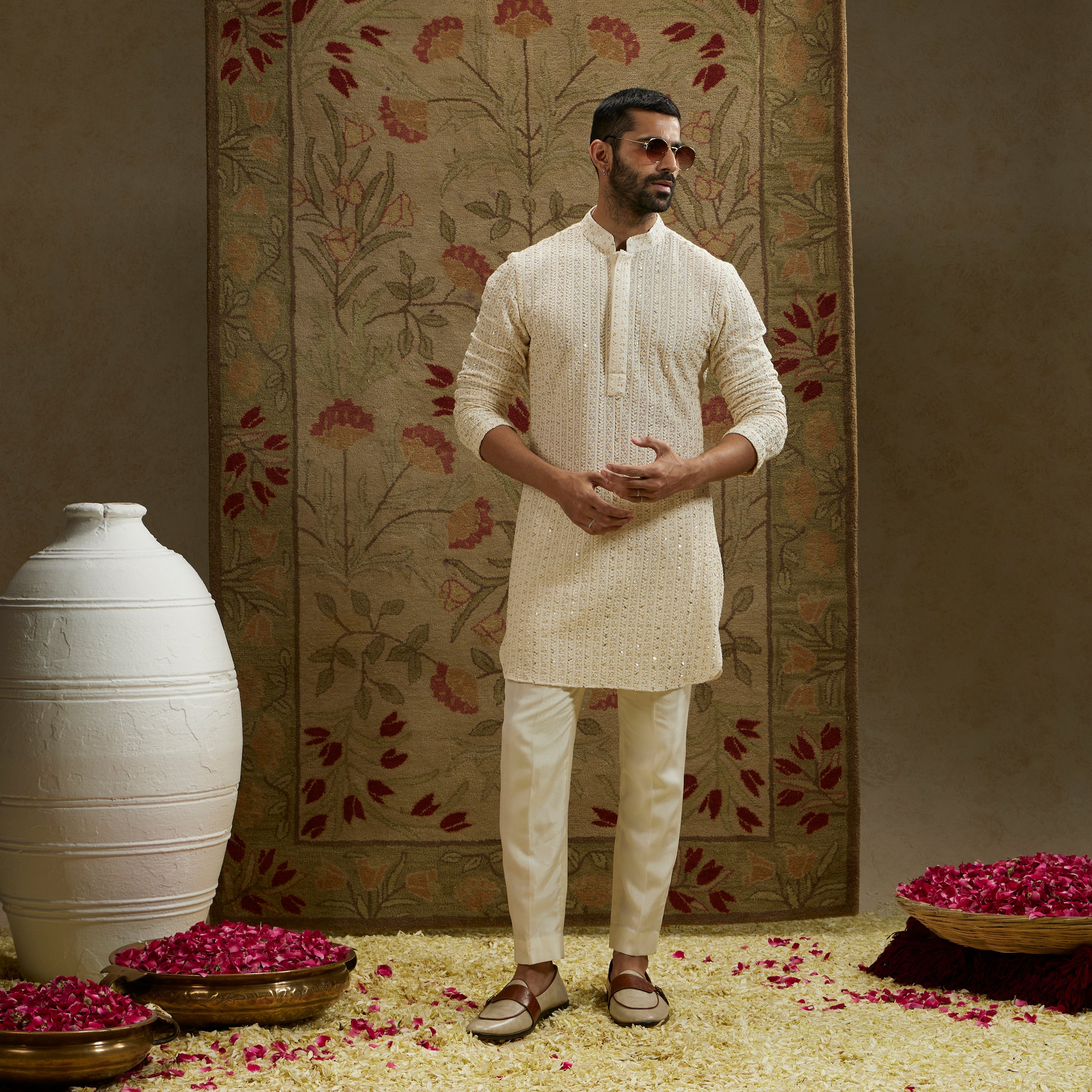 MAGNOLIA EMBELLISHED LUCKNOWI KURTA