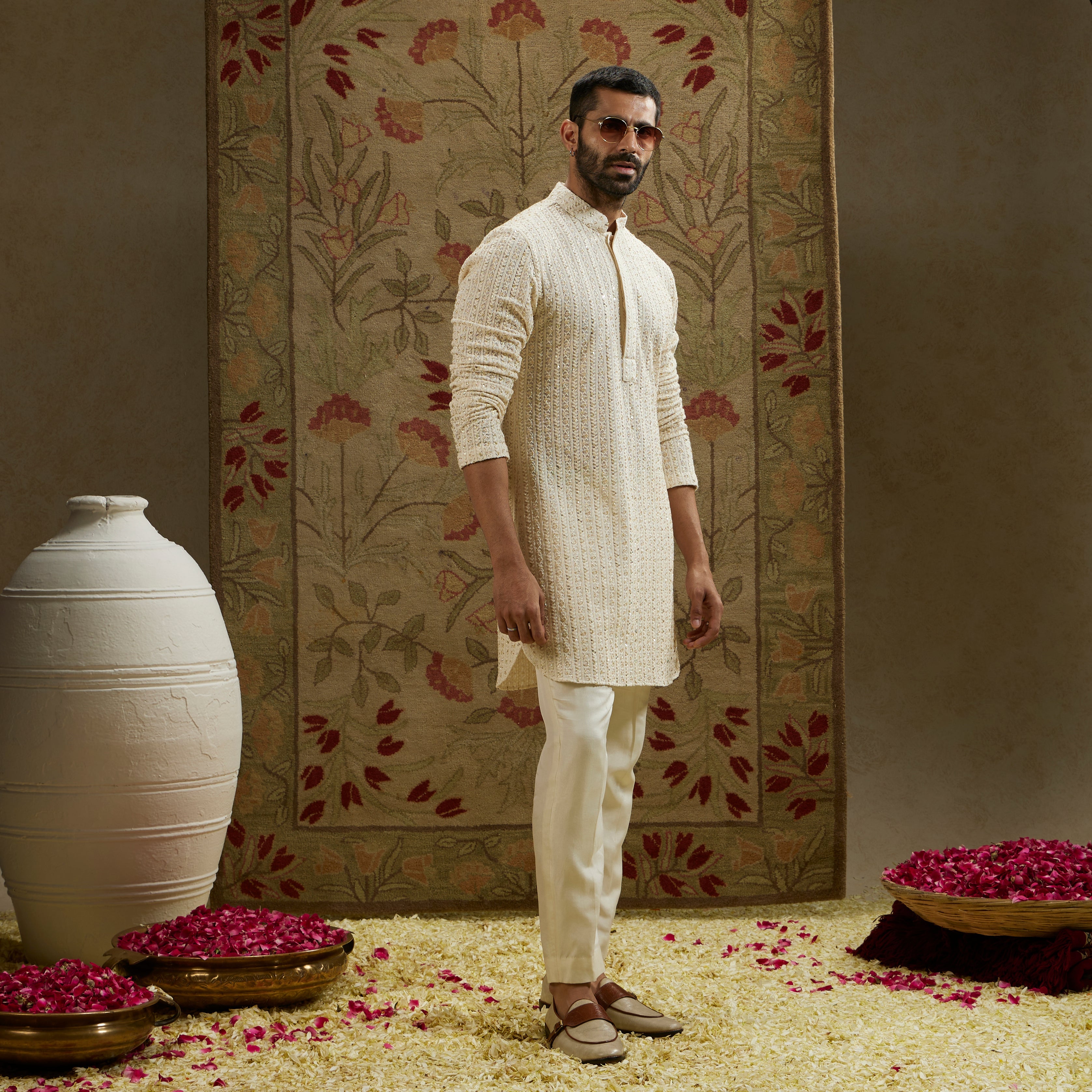 MAGNOLIA EMBELLISHED LUCKNOWI KURTA