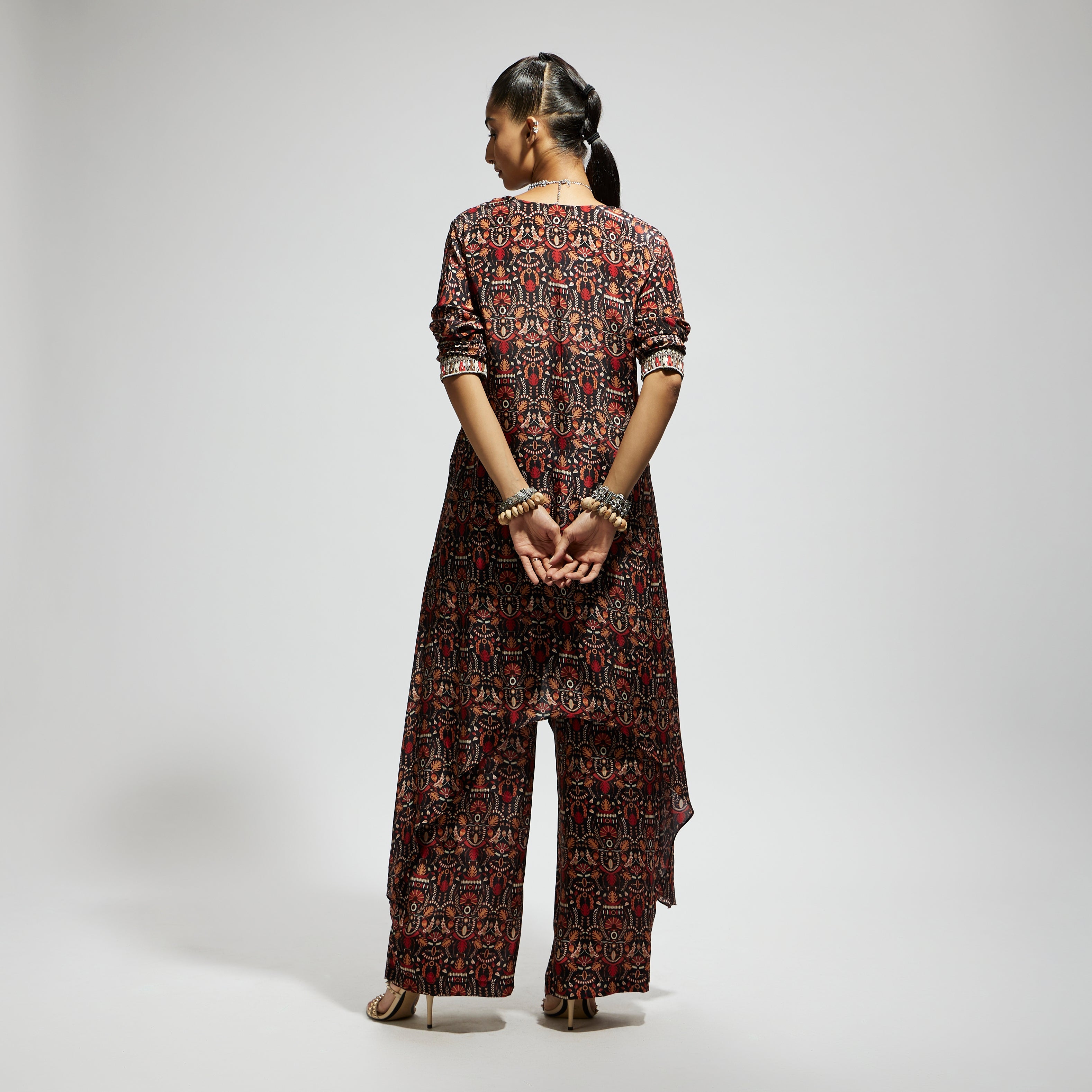 SAMSARA: GREY JAAL PRINT FRONT TIE UP TUNIC