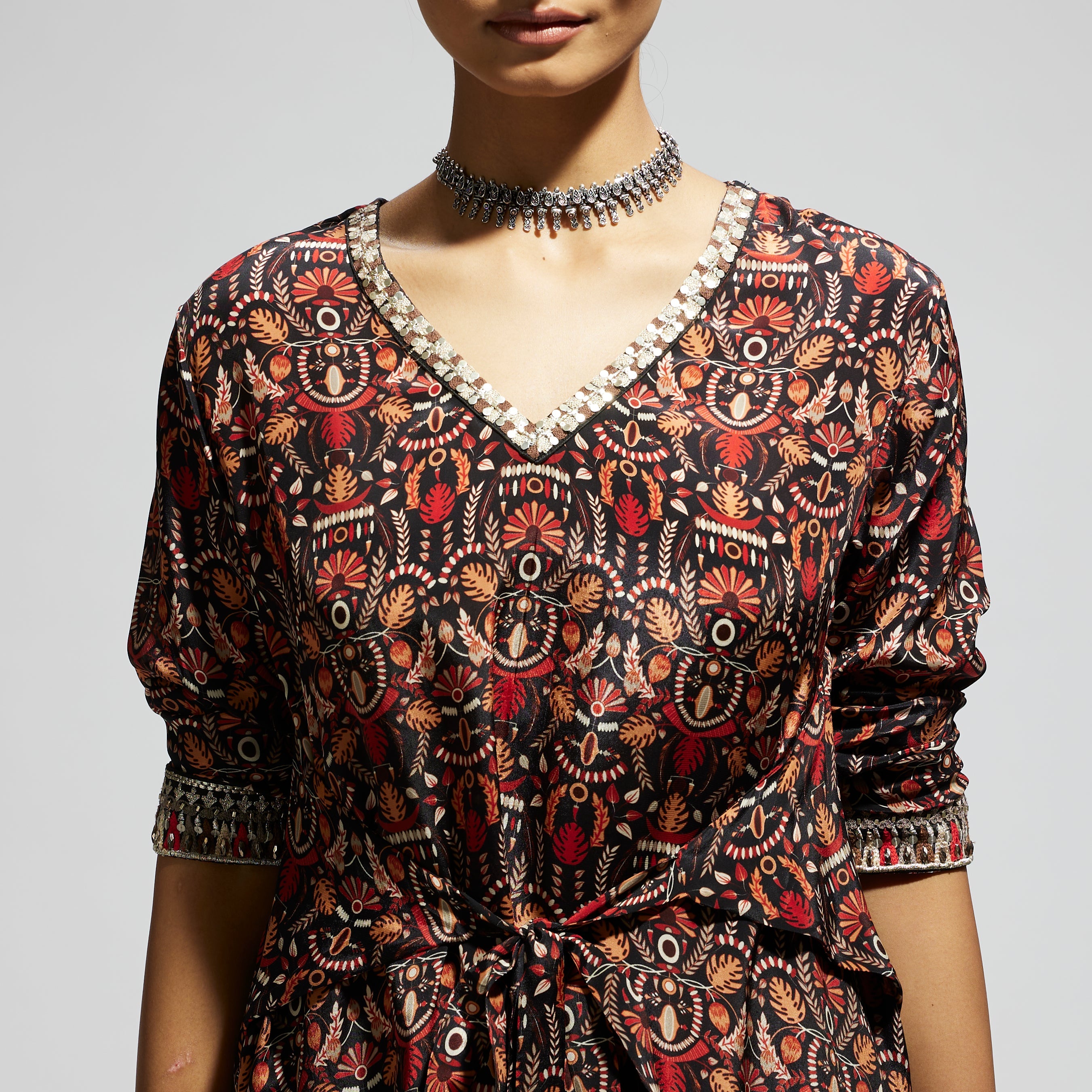 SAMSARA: GREY JAAL PRINT FRONT TIE UP TUNIC