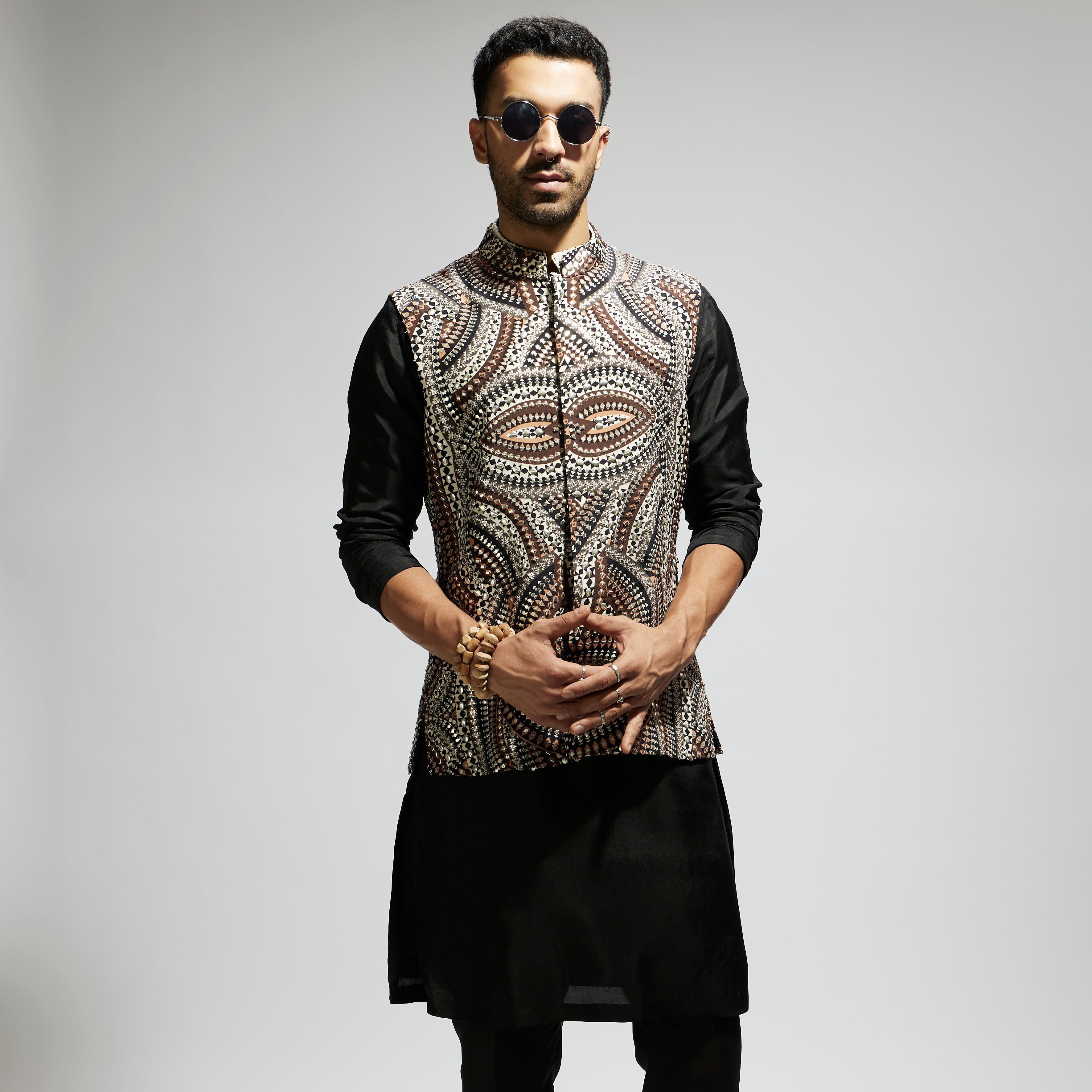 ZENTANGLE EMBELLISHED BUNDI PAIRED WITH BLACK KURTA AND PANTS