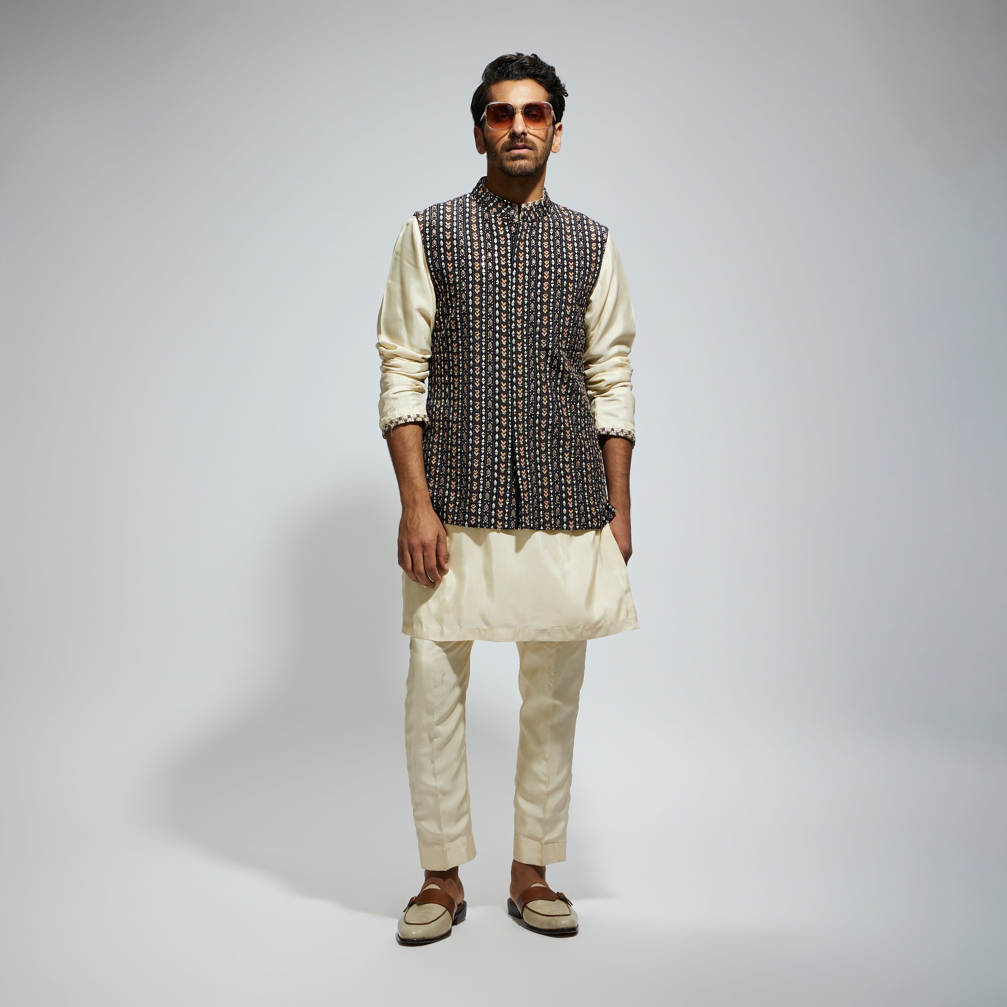 BLACK BOHO STRIPE EMBELLISHED BUNDI WITH IVORY KURTA AND PANTS