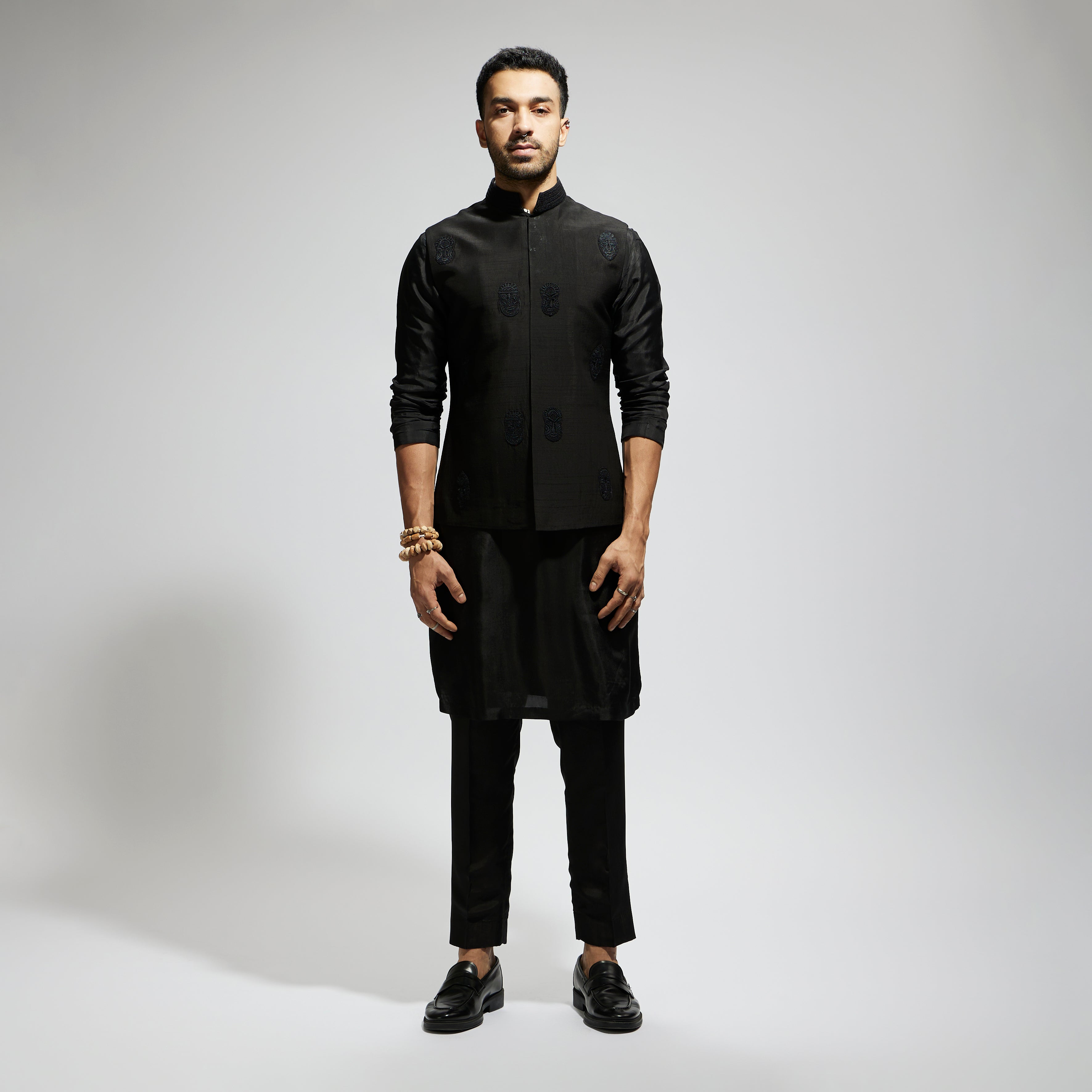 BLACK MASK THREADWORK BUNDI WITH BLACK KURTA AND PANTS