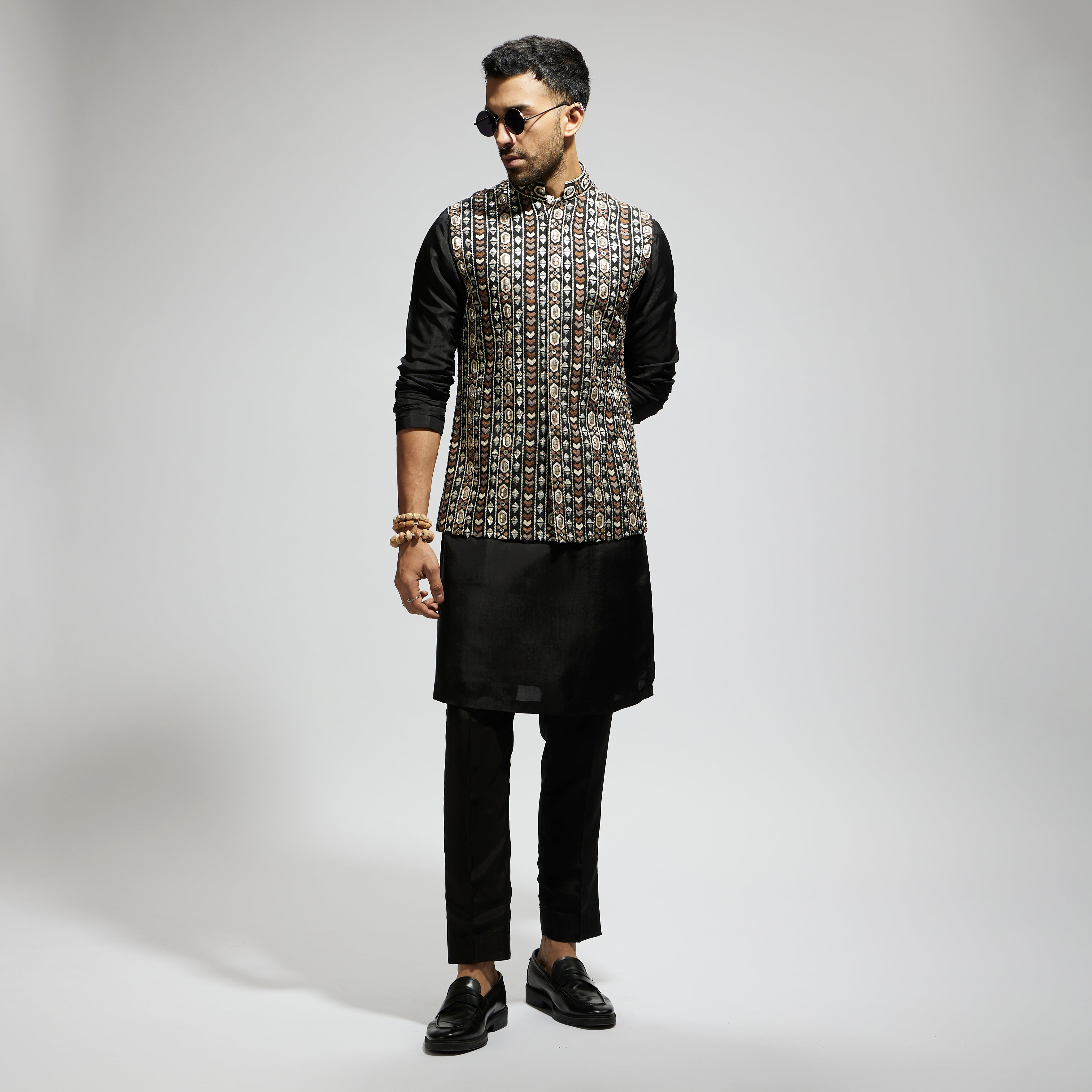 BLACK GEO EMBROIDERED BUNDI WITH KURTA AND PANTS