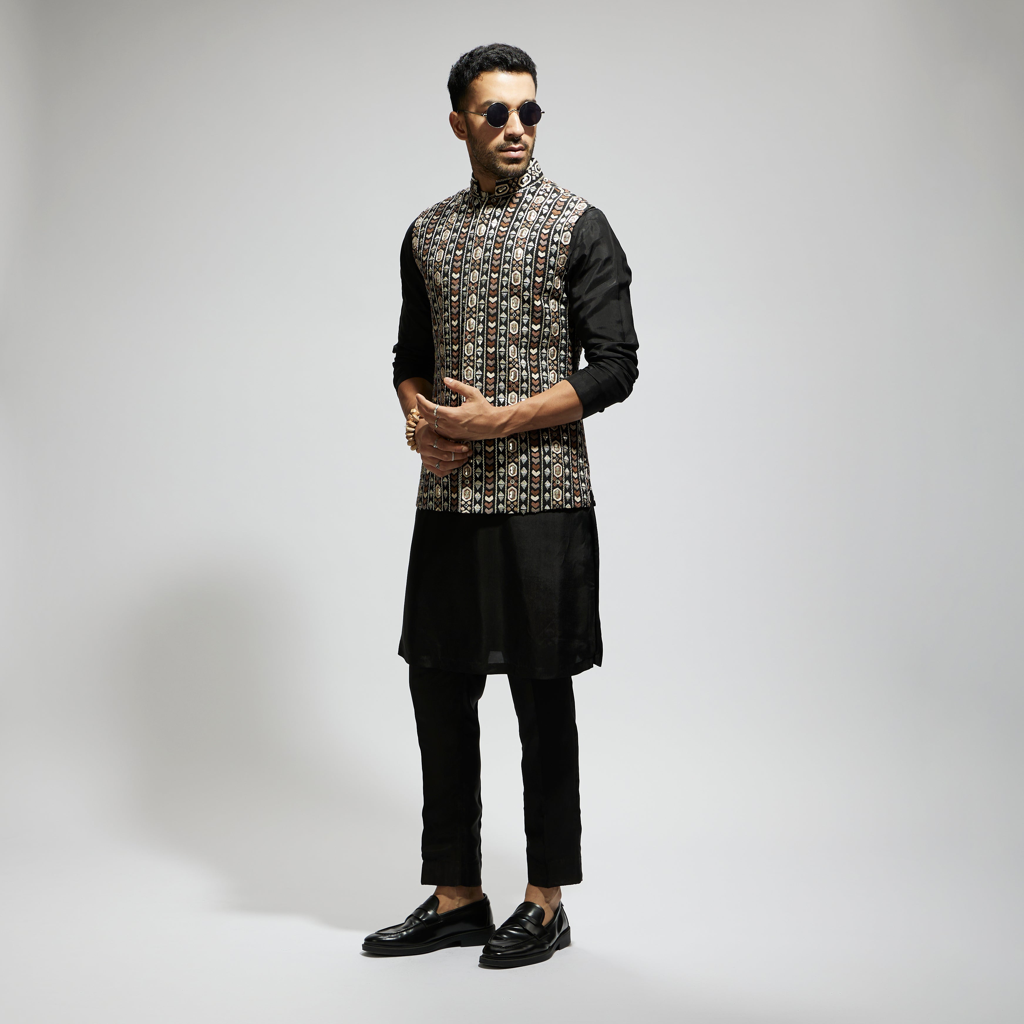 BLACK GEO EMBROIDERED BUNDI WITH KURTA AND PANTS