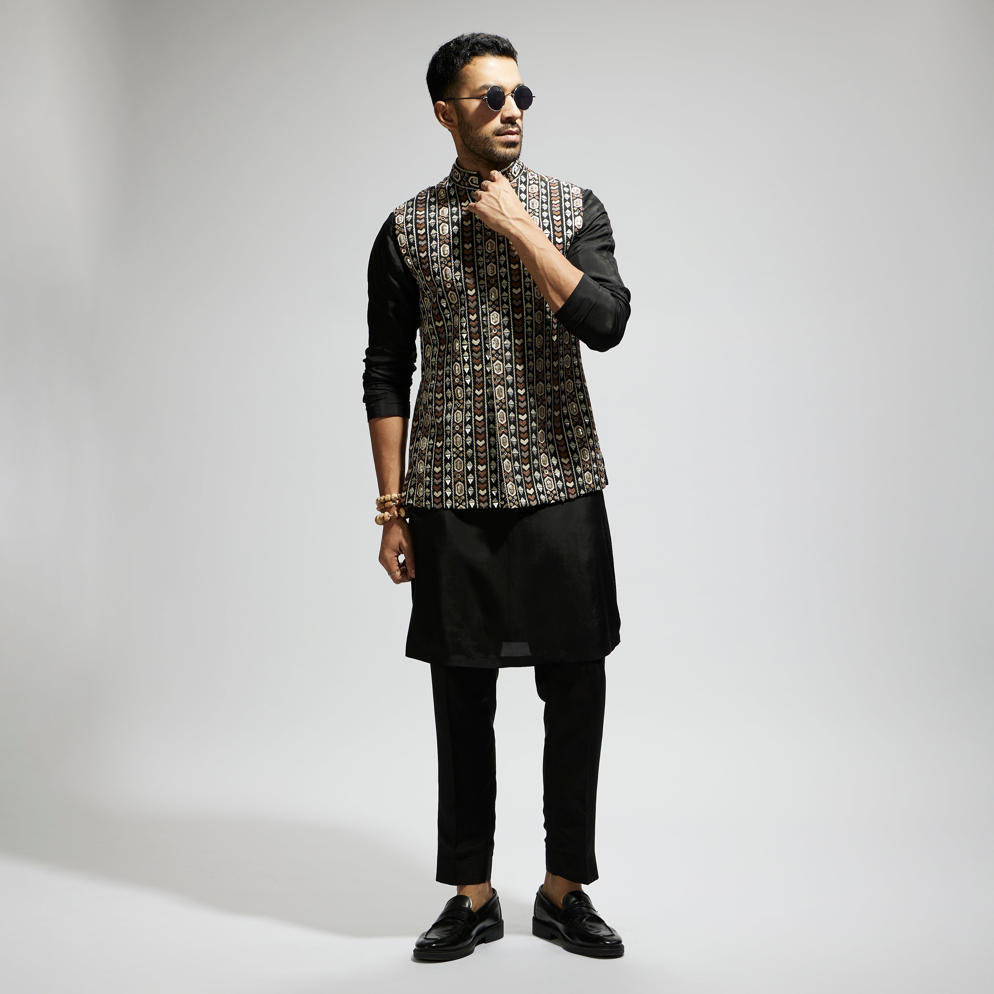 BLACK GEO EMBROIDERED BUNDI WITH KURTA AND PANTS