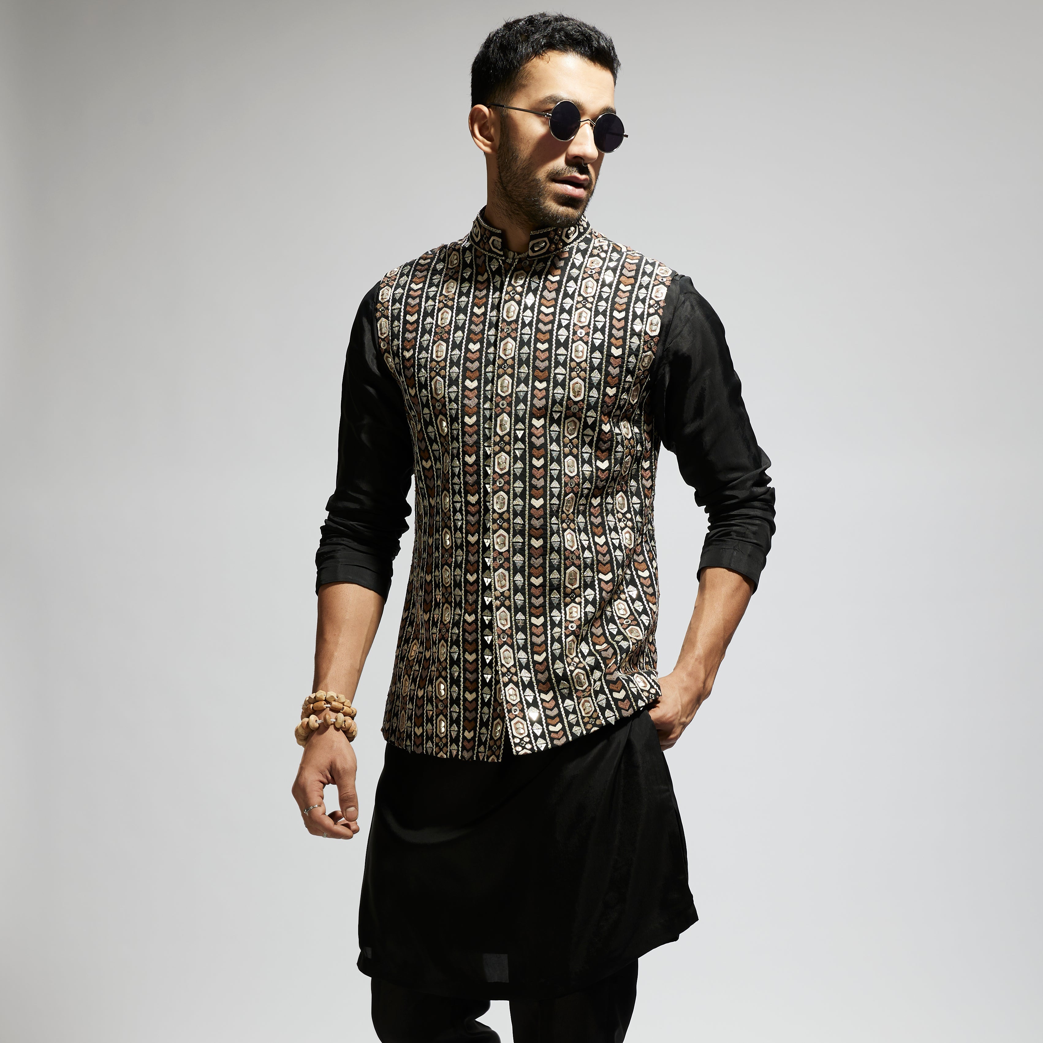 BLACK GEO EMBROIDERED BUNDI WITH KURTA AND PANTS