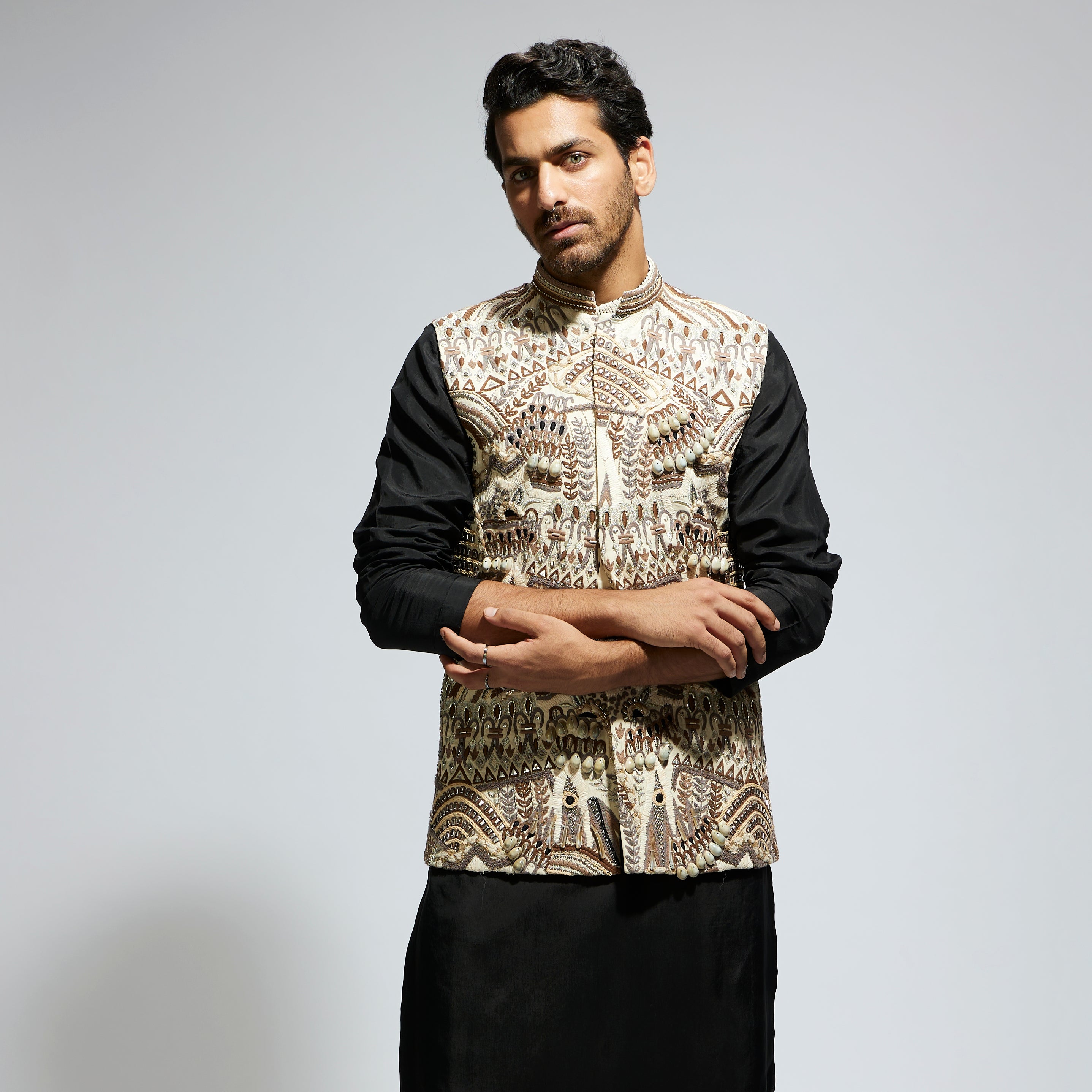 IVORY ABTRACT EMBROIDERED BUNDI WITH KURTA AND PANTS