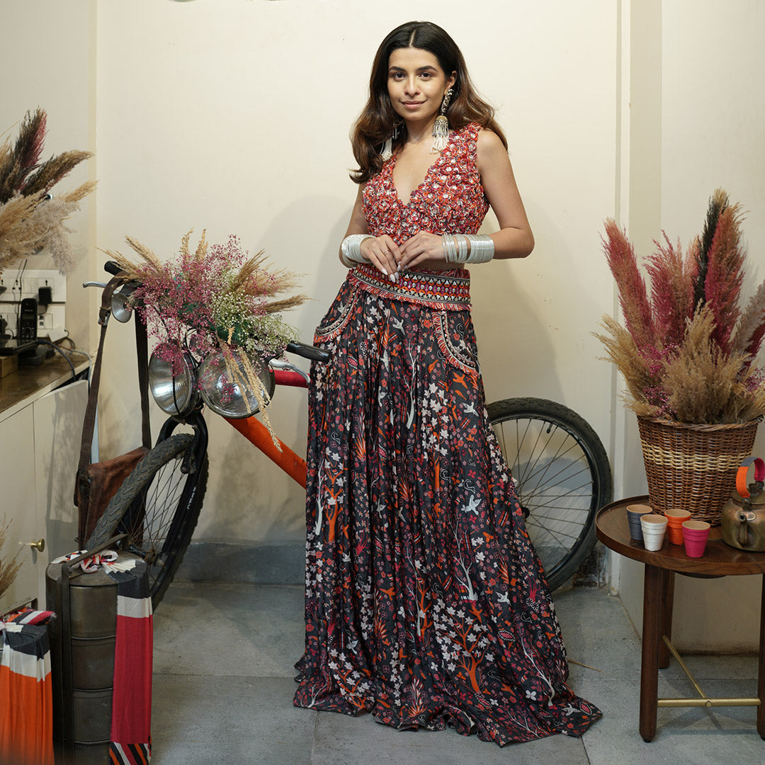 FLOWER APPLIQUE BLOUSE TEAMED WITH CONCRETE JUNGLE BOX PLEATED LEHENGA