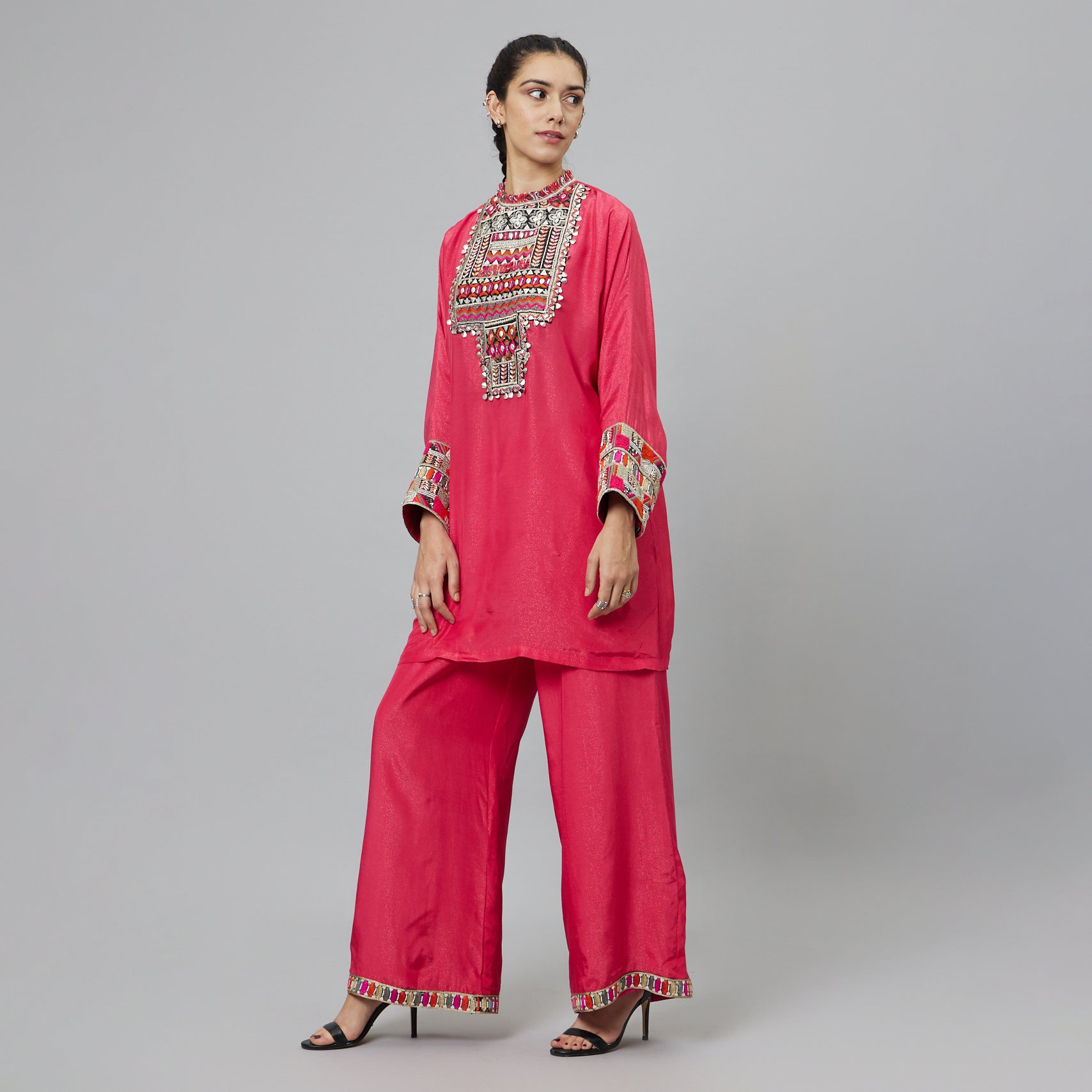 PINK DOLMAIN SLEEVES KURTA WITH BLACK EMBROIDERED YOKE TEAMED WITH PANTS