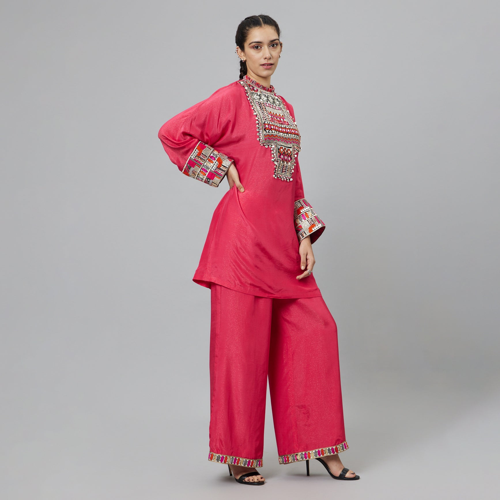 PINK DOLMAIN SLEEVES KURTA WITH BLACK EMBROIDERED YOKE TEAMED WITH PANTS