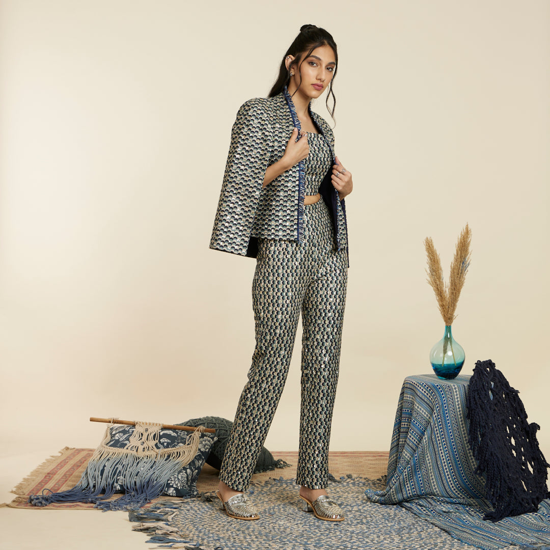 BLUE SCALLOP EMBROIDERED NOOR JACKET SET