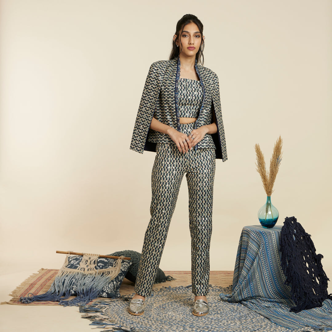 BLUE SCALLOP EMBROIDERED NOOR JACKET SET