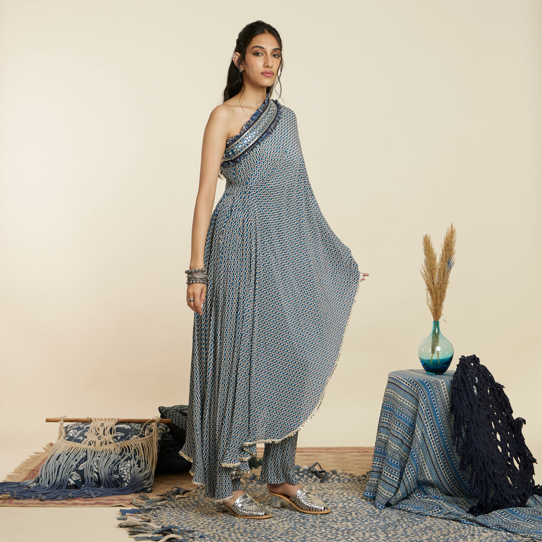 BLUE GEOMETRIC PRINT ONE SHOULDER SAREE WITH PANTS