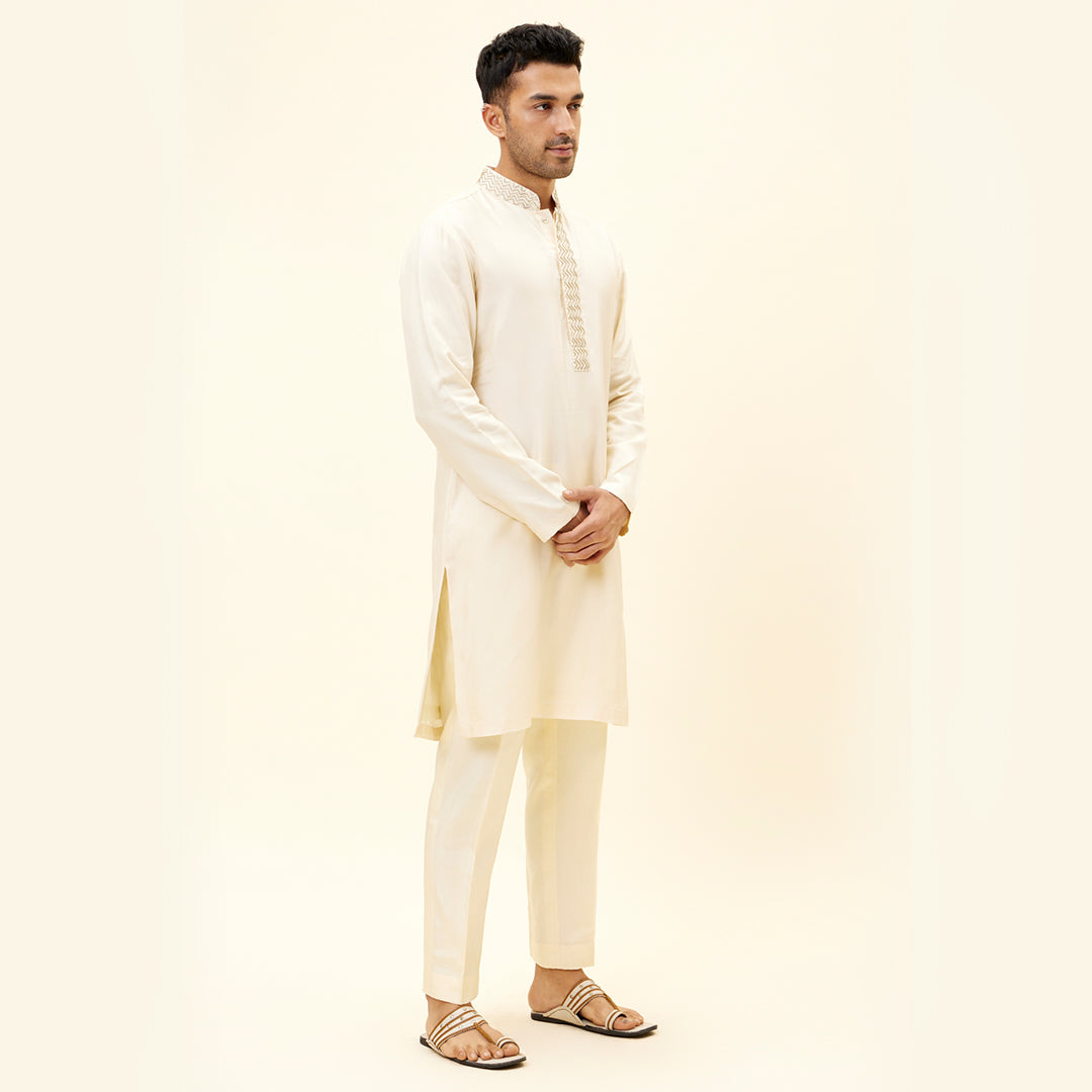 IVORY KURTA WITH EMBROIDERED NECKLINE AND PANTS