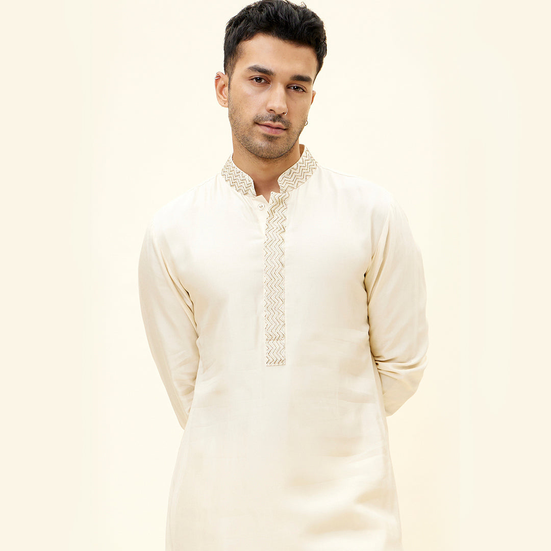 IVORY KURTA WITH EMBROIDERED NECKLINE AND PANTS