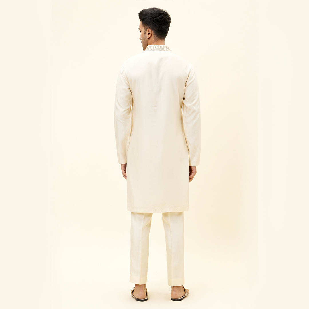 IVORY KURTA WITH EMBROIDERED NECKLINE AND PANTS